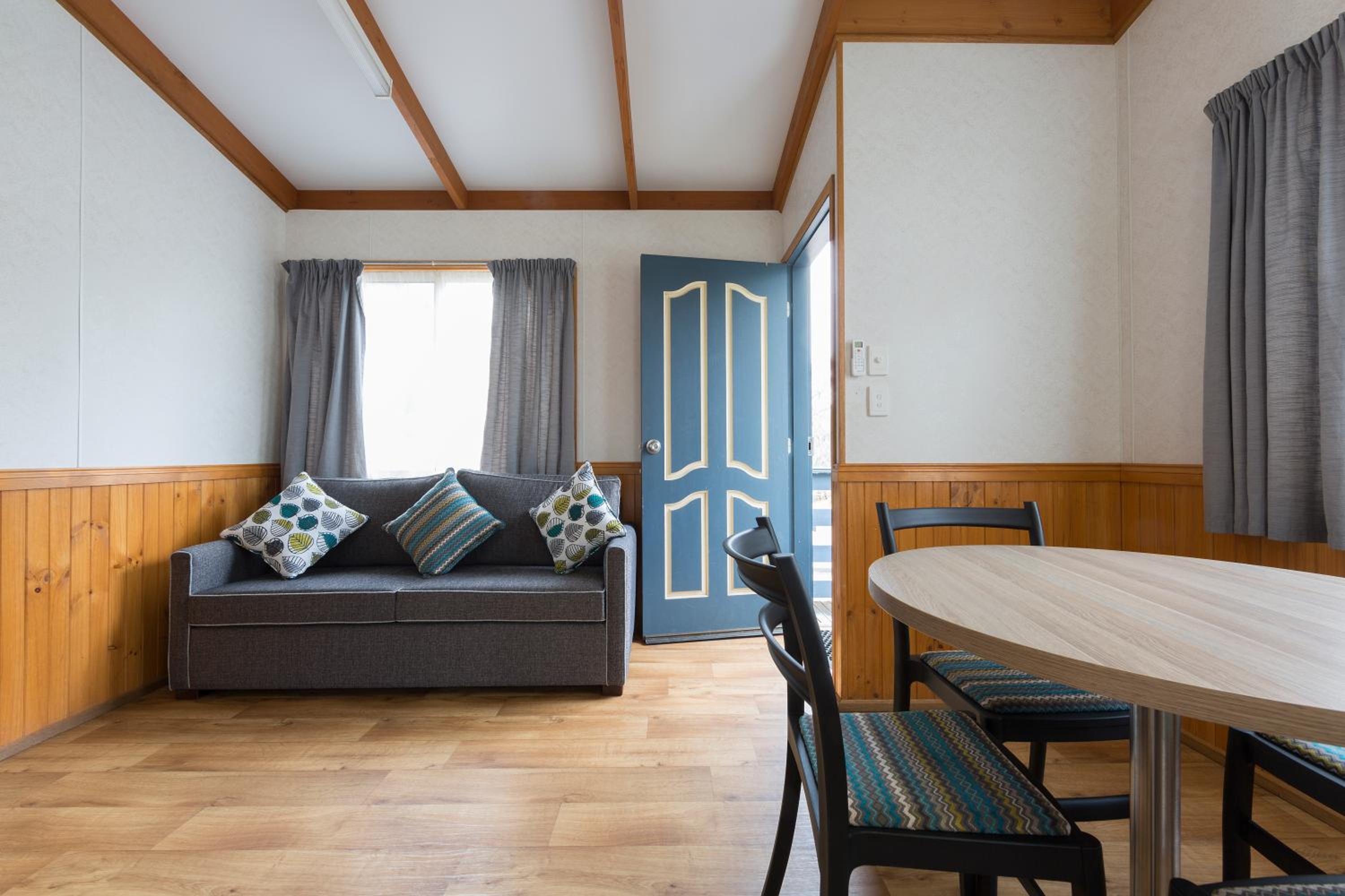 Wattle Glen Cabin (2 Bedroom) photo 1