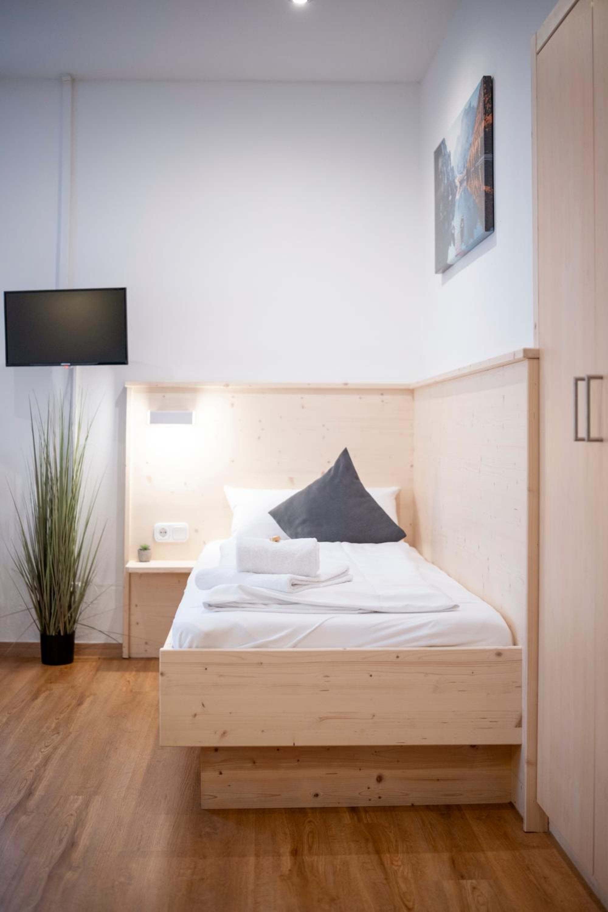 Quadruple Room - Photo 5
