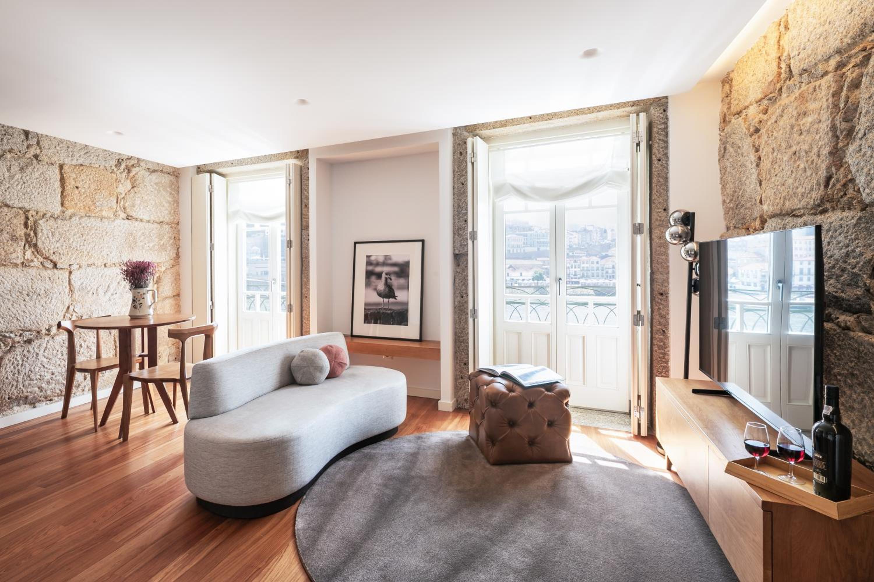 One-Bedroom Apartment with River View - Annex