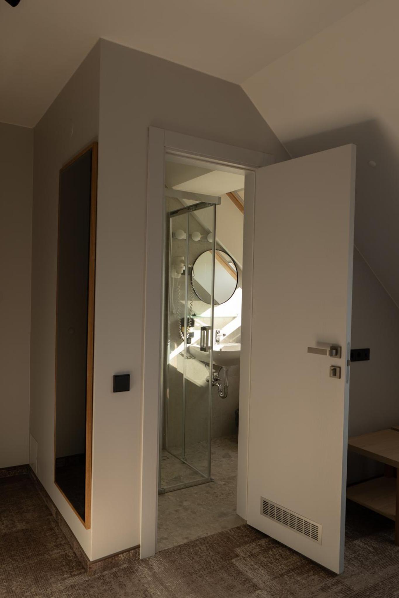 Renovated Double or Twin Room photo 2