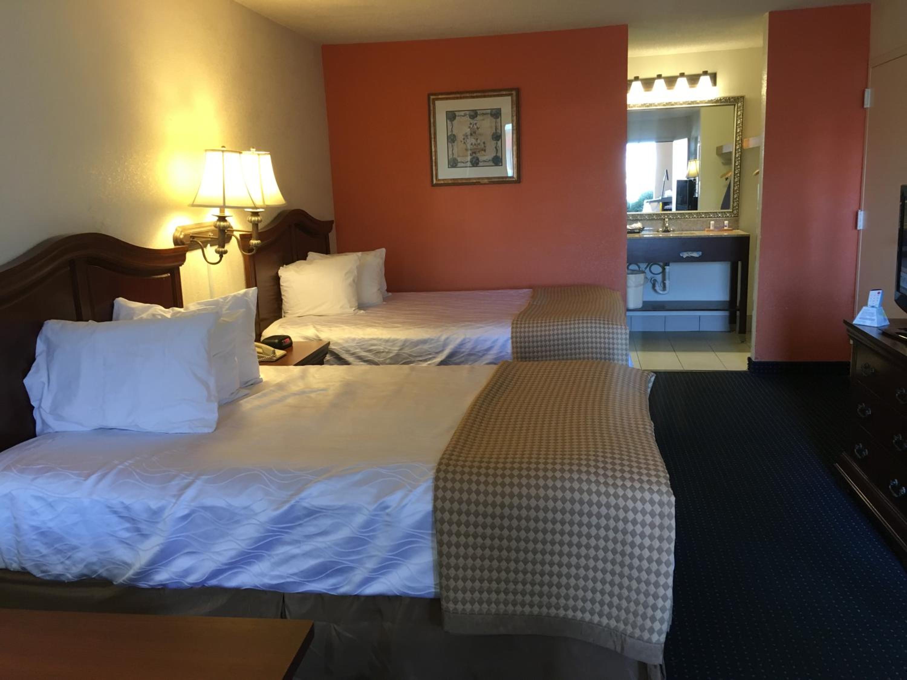 Double Room with Two Double Beds - Non-Smoking - Photo 10