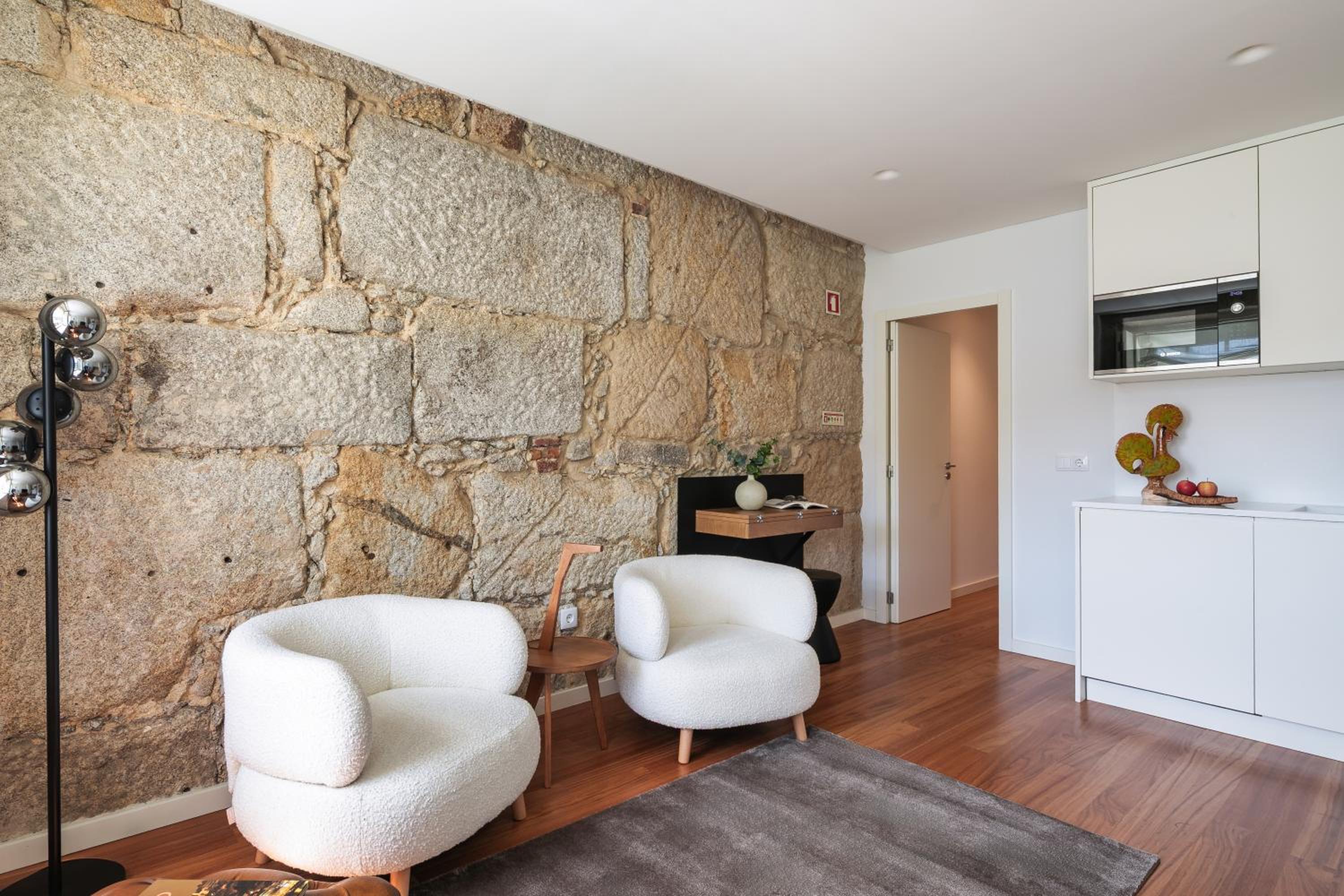One-Bedroom Apartment with River View - Annex