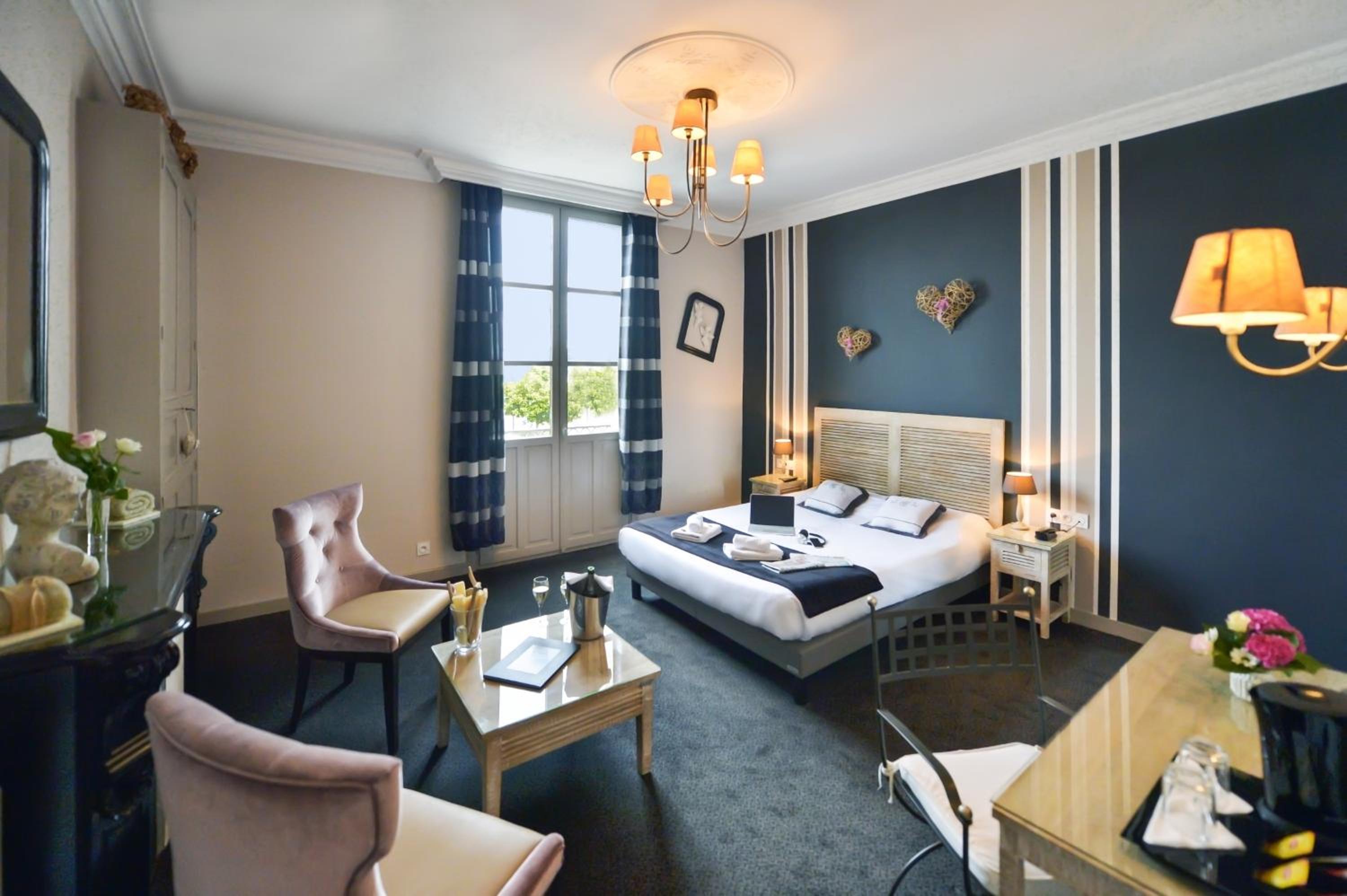 Superior Double Room with Views of the Loire River - Photo 1
