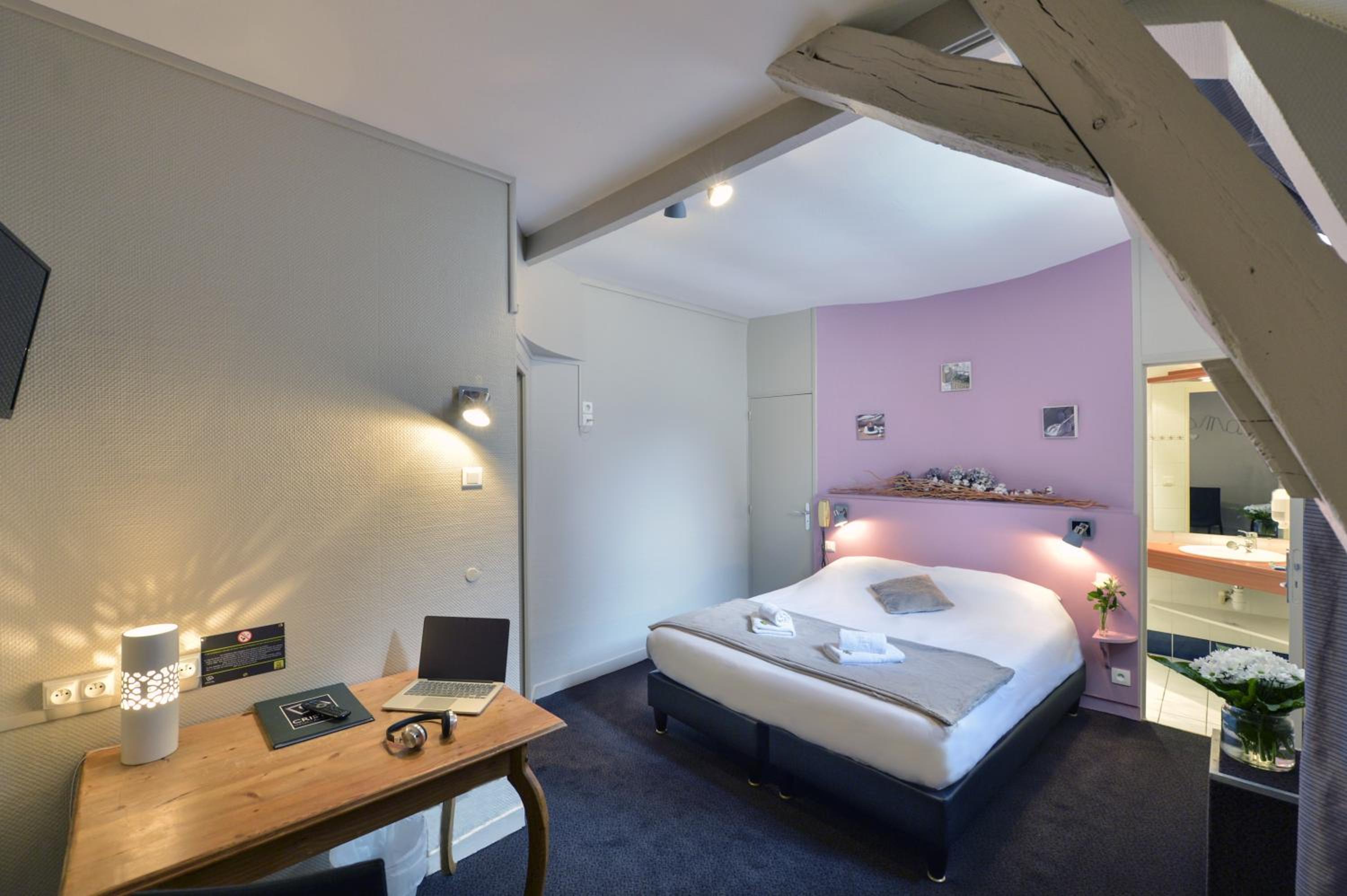 Standard Double Room - Photo 3