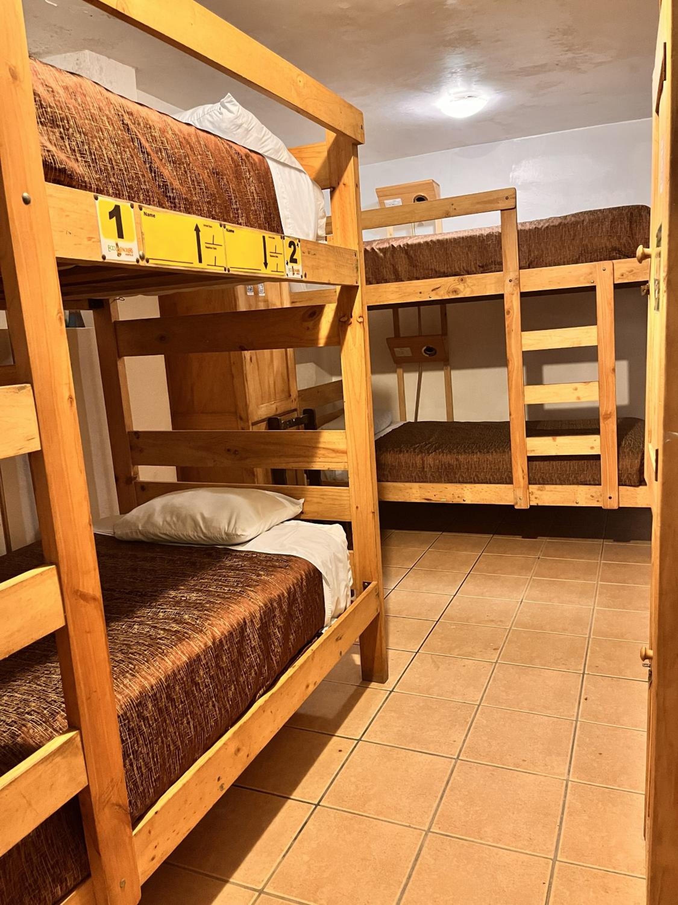 Bed in 6-Bed Mixed Dormitory Room photo 2