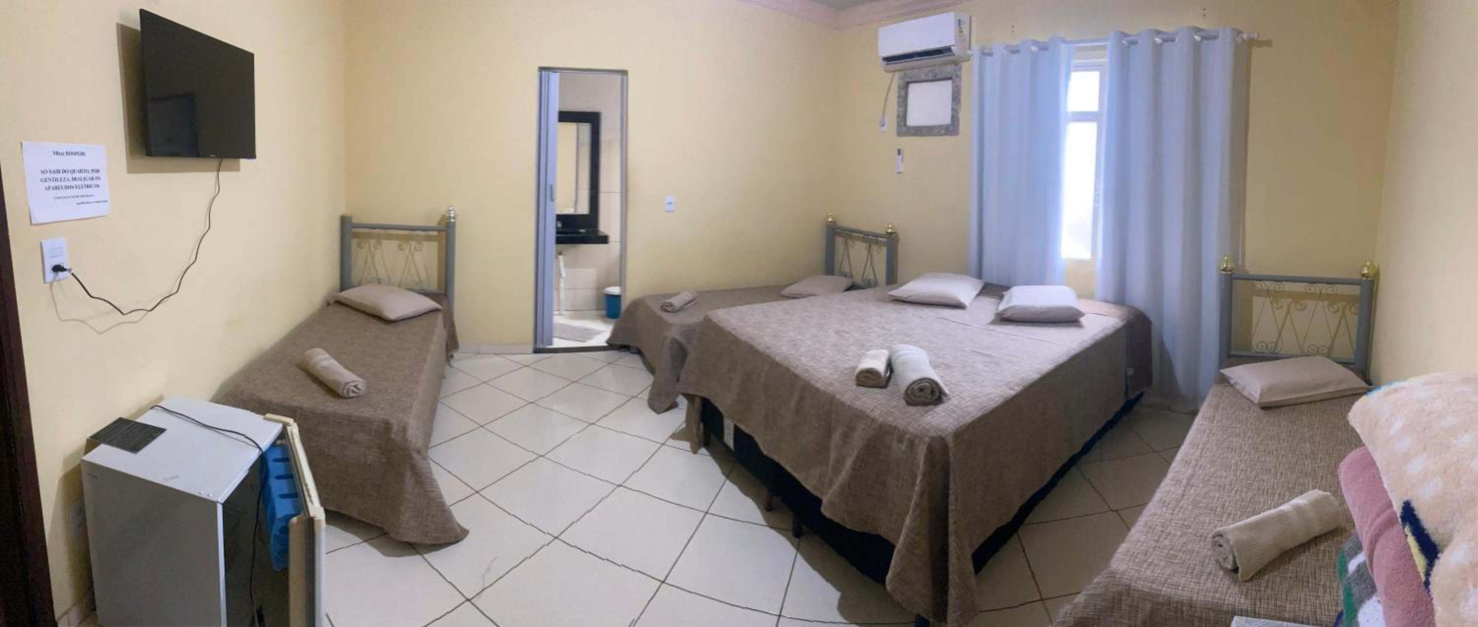 Economy Quadruple Room - Photo 2