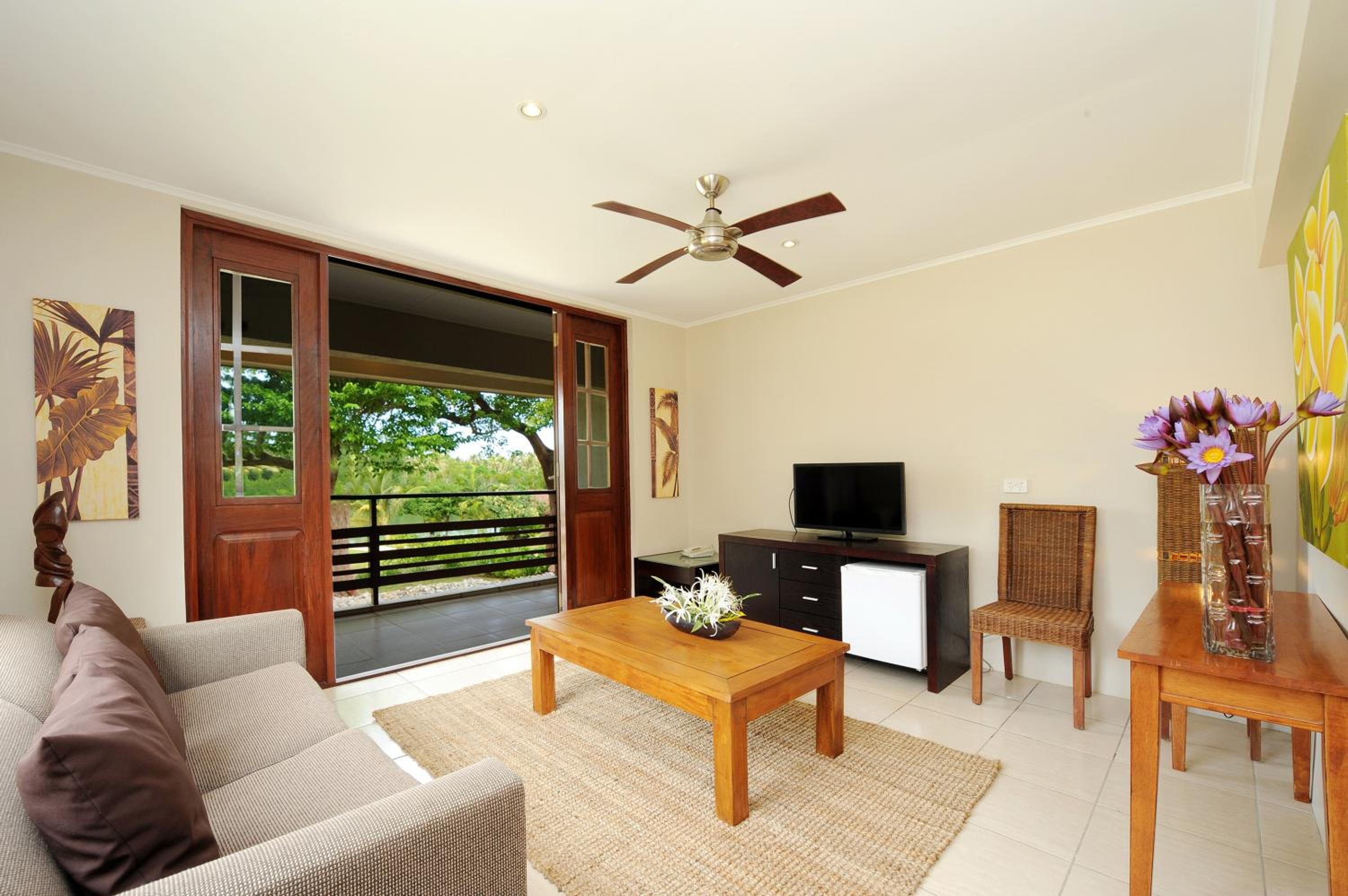 Queen Room with Water View