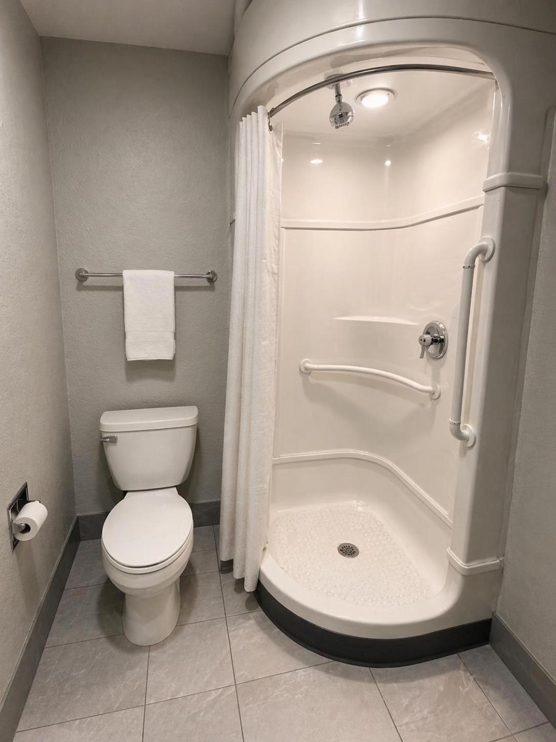 Quadruple Room - Non Smoking photo 3