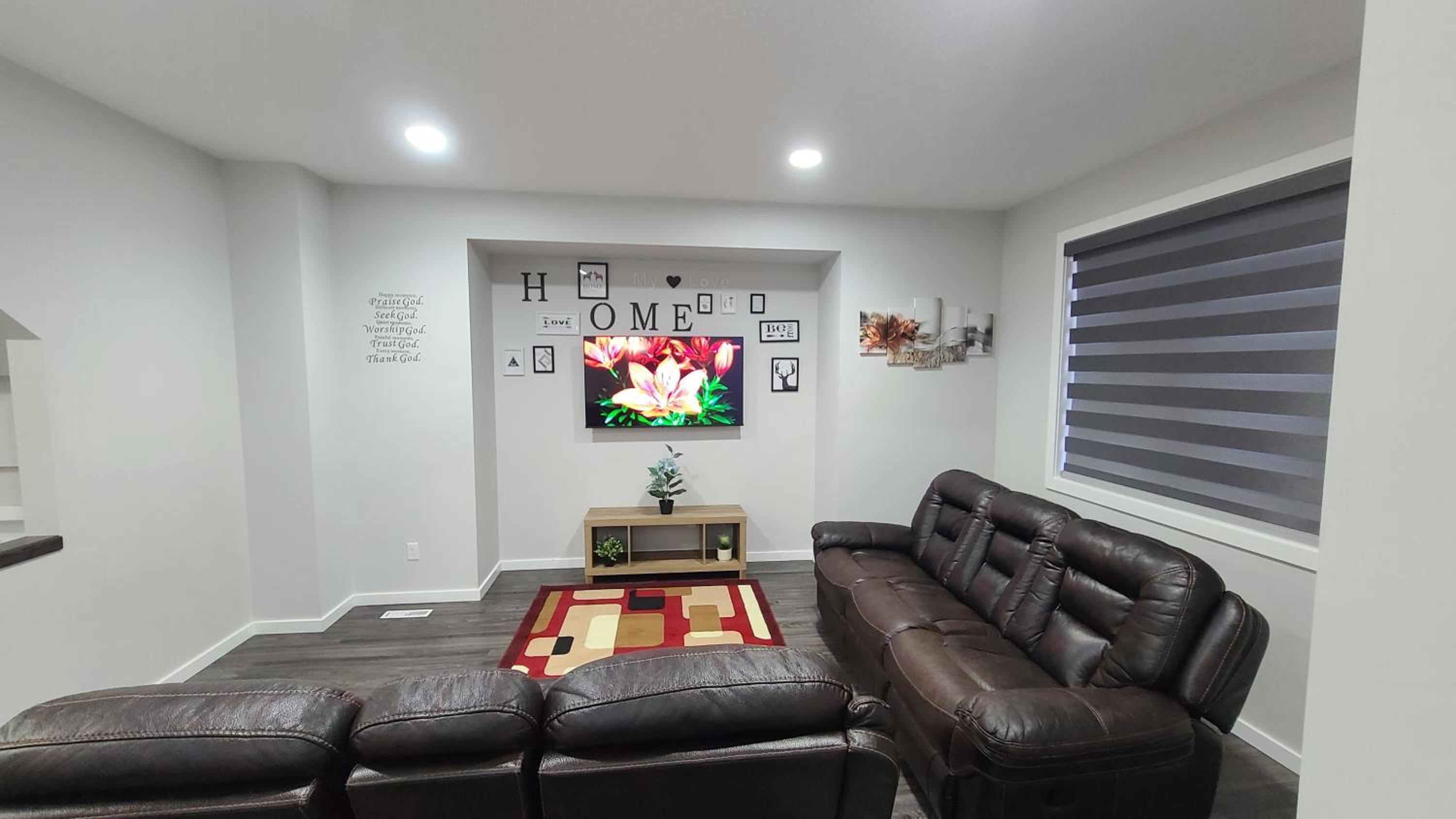 Four-Bedroom House photo 3