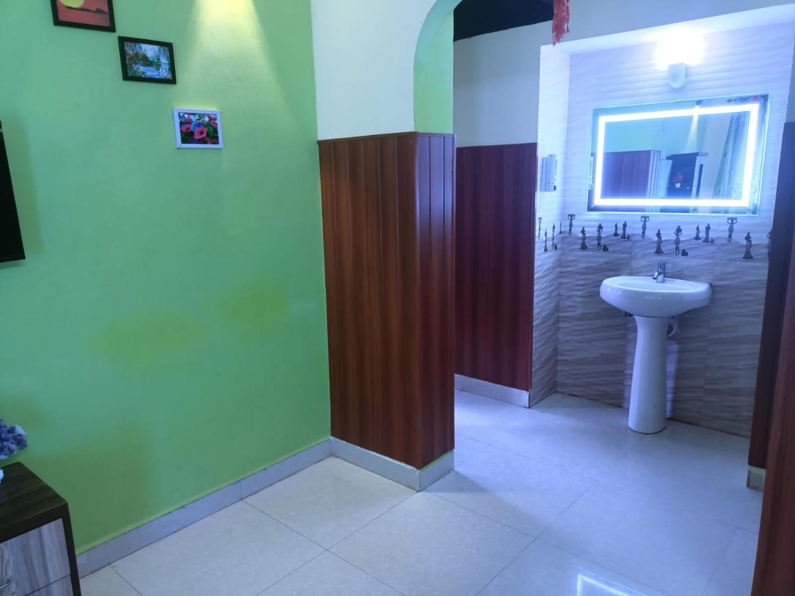 Four-Bedroom Apartment with Balcony 