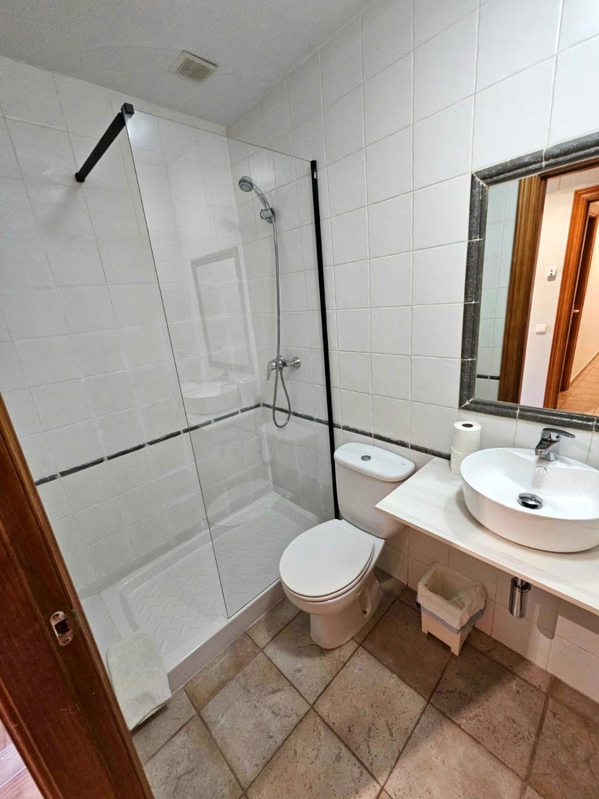 Economy Triple Room photo 1