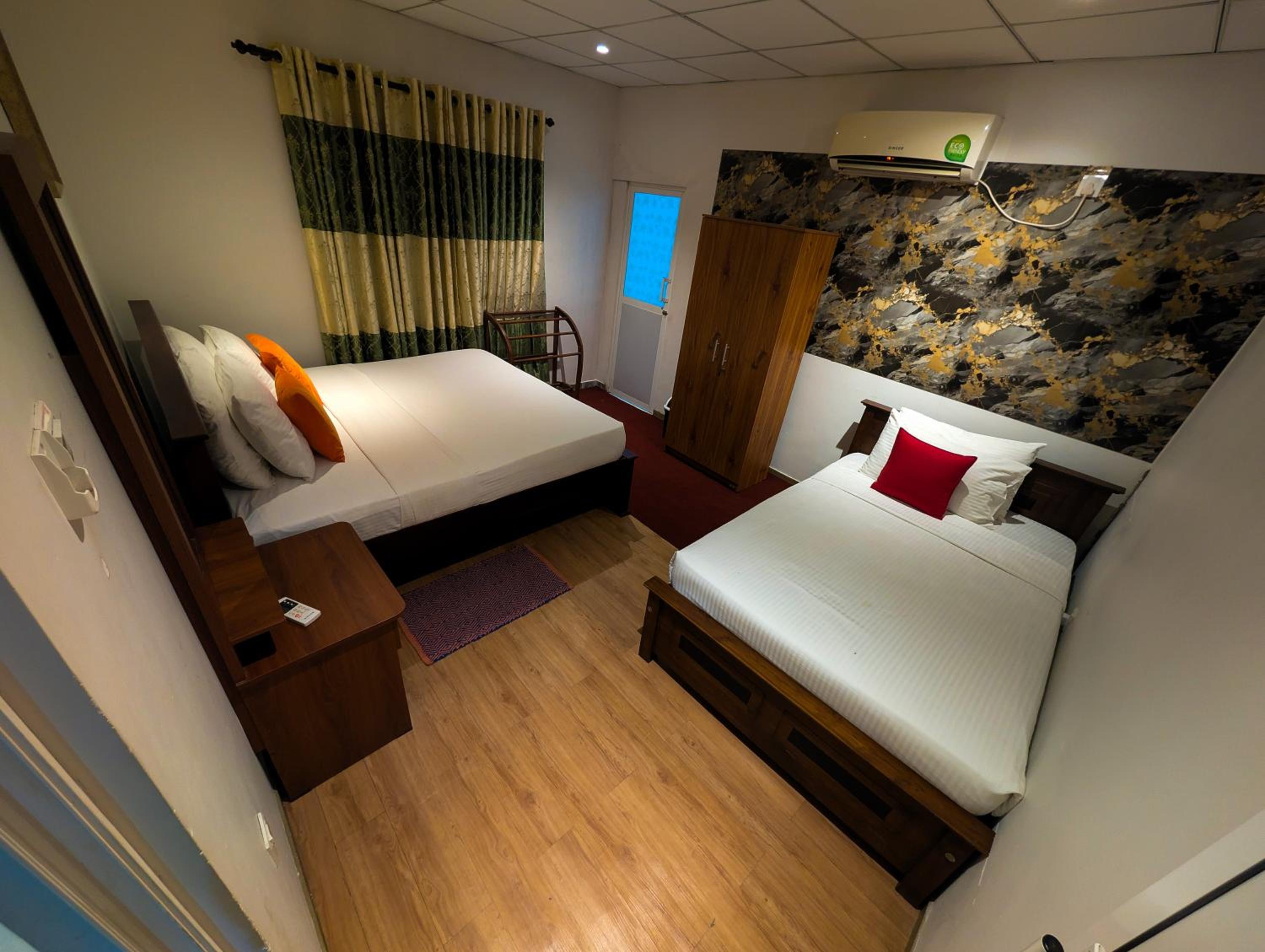 Deluxe Family Suite
