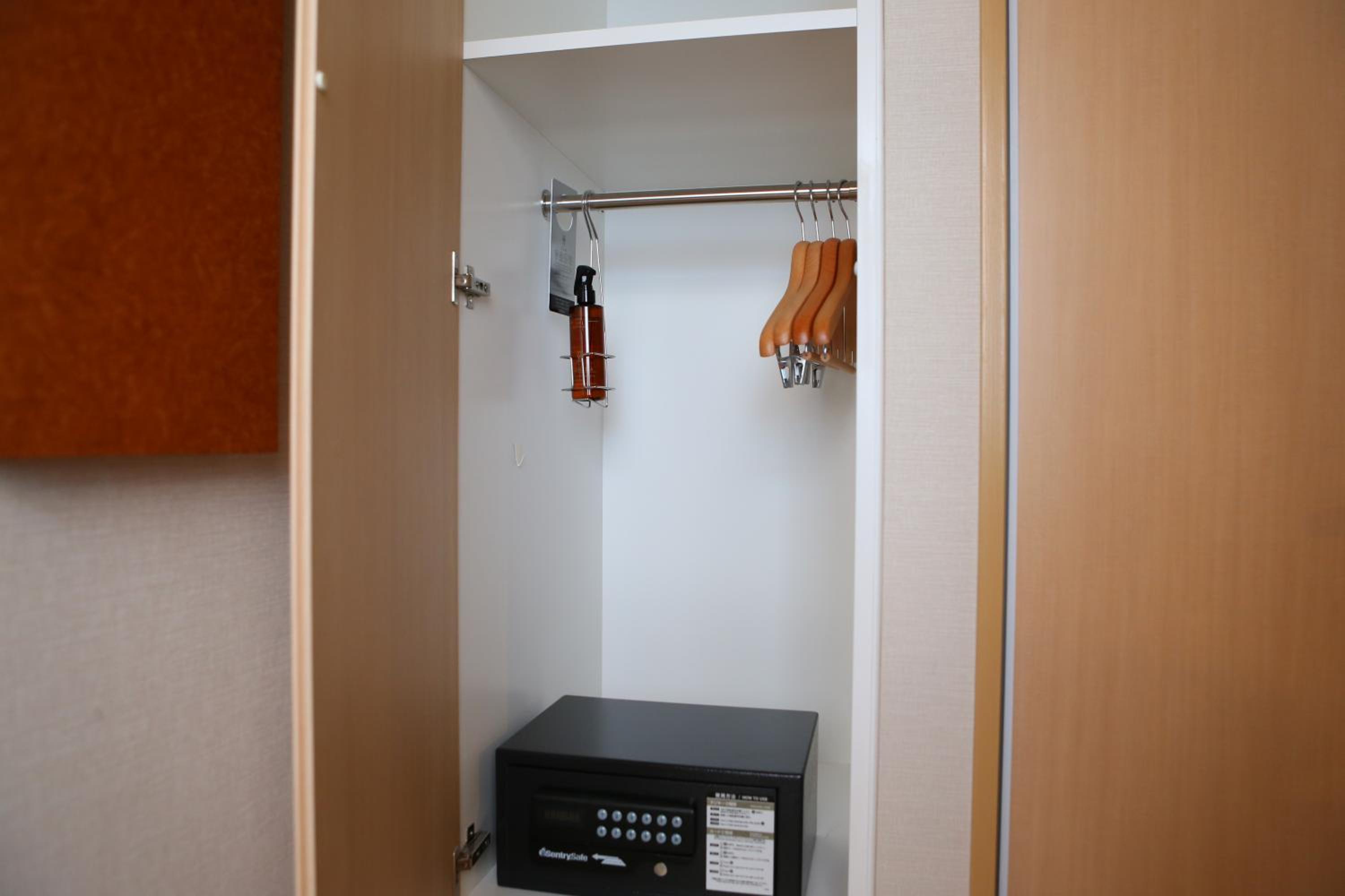 Double Room - Non-Smoking  photo 3