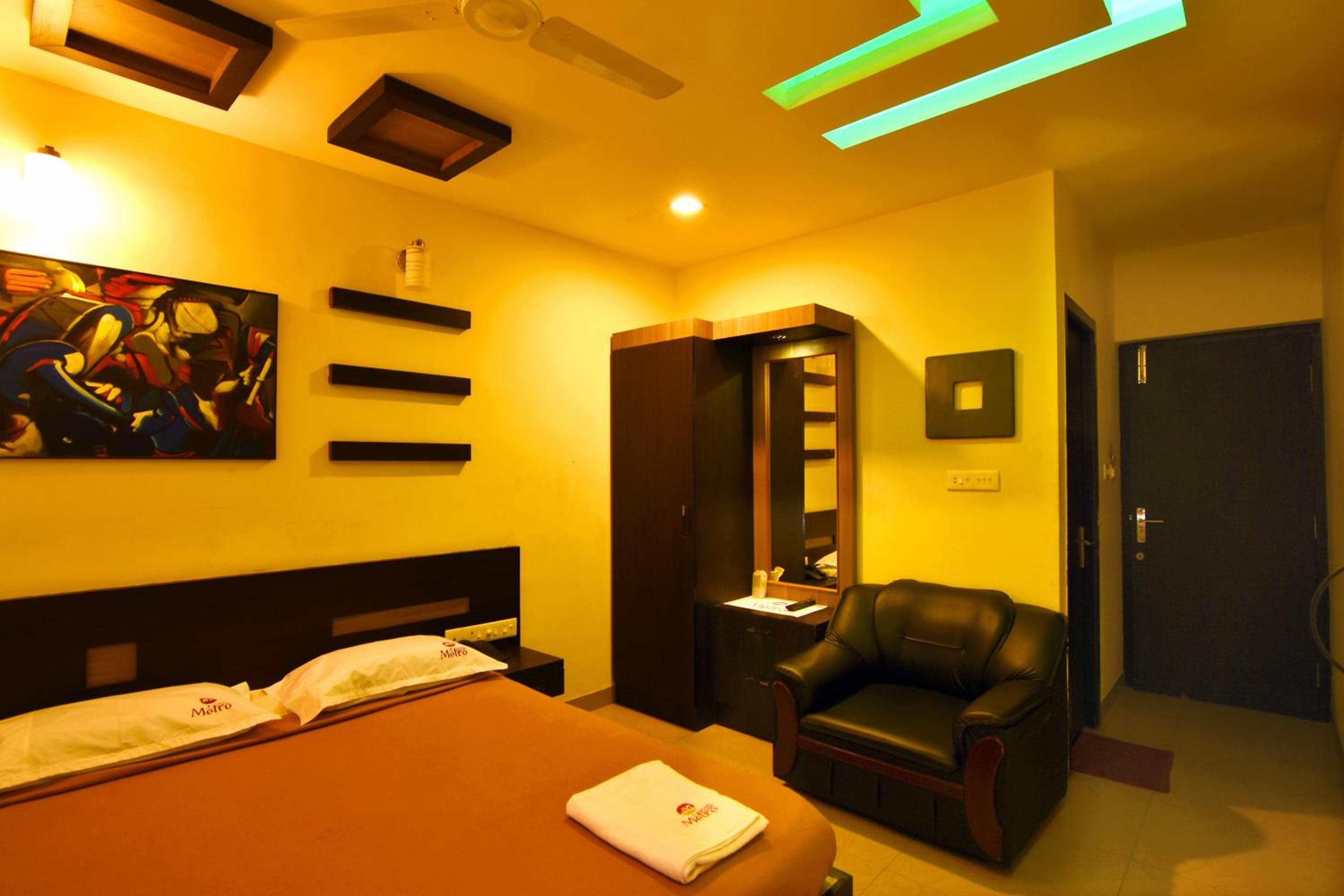 Standard Double Room with Fan photo 1