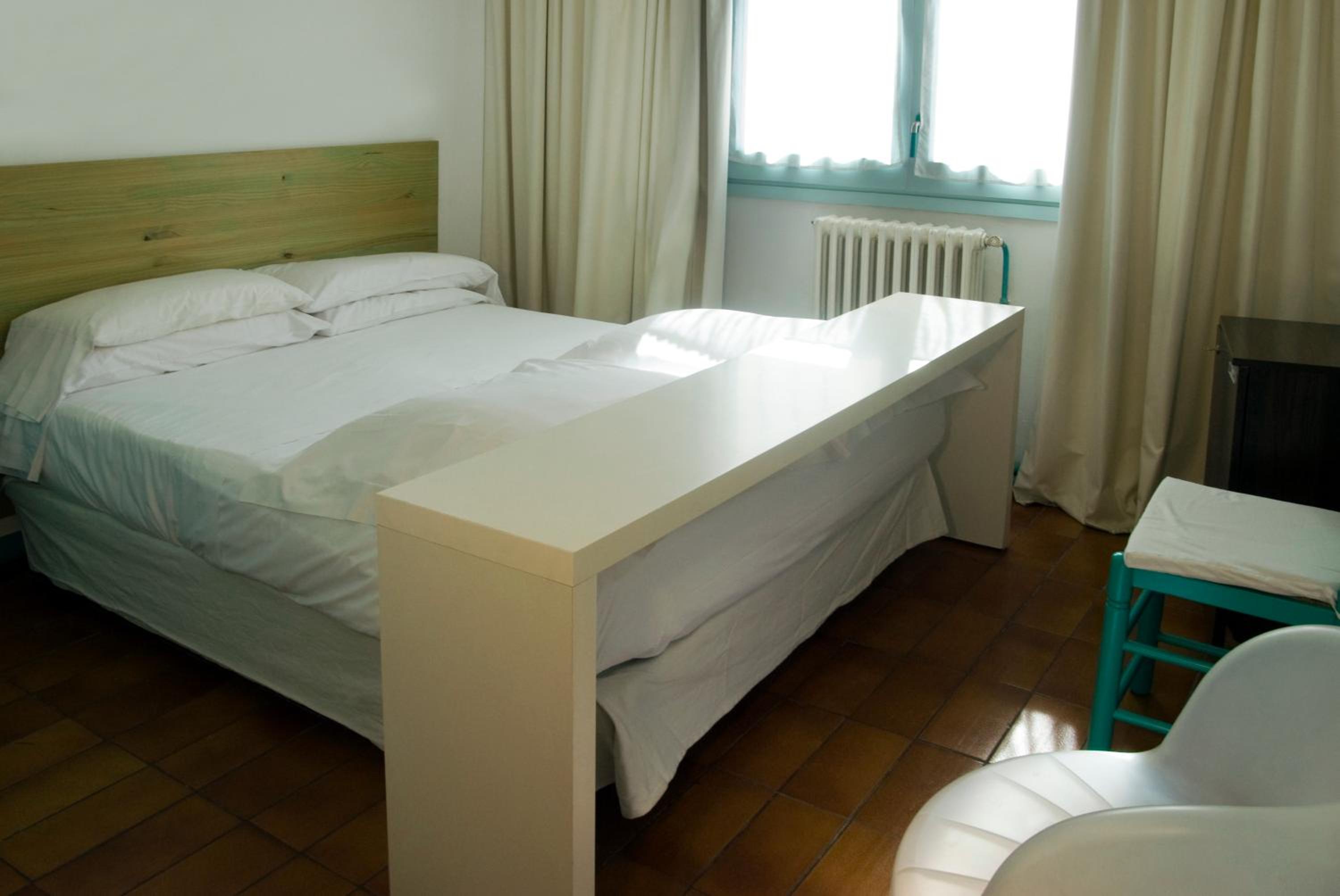 Standard Double Room photo 3