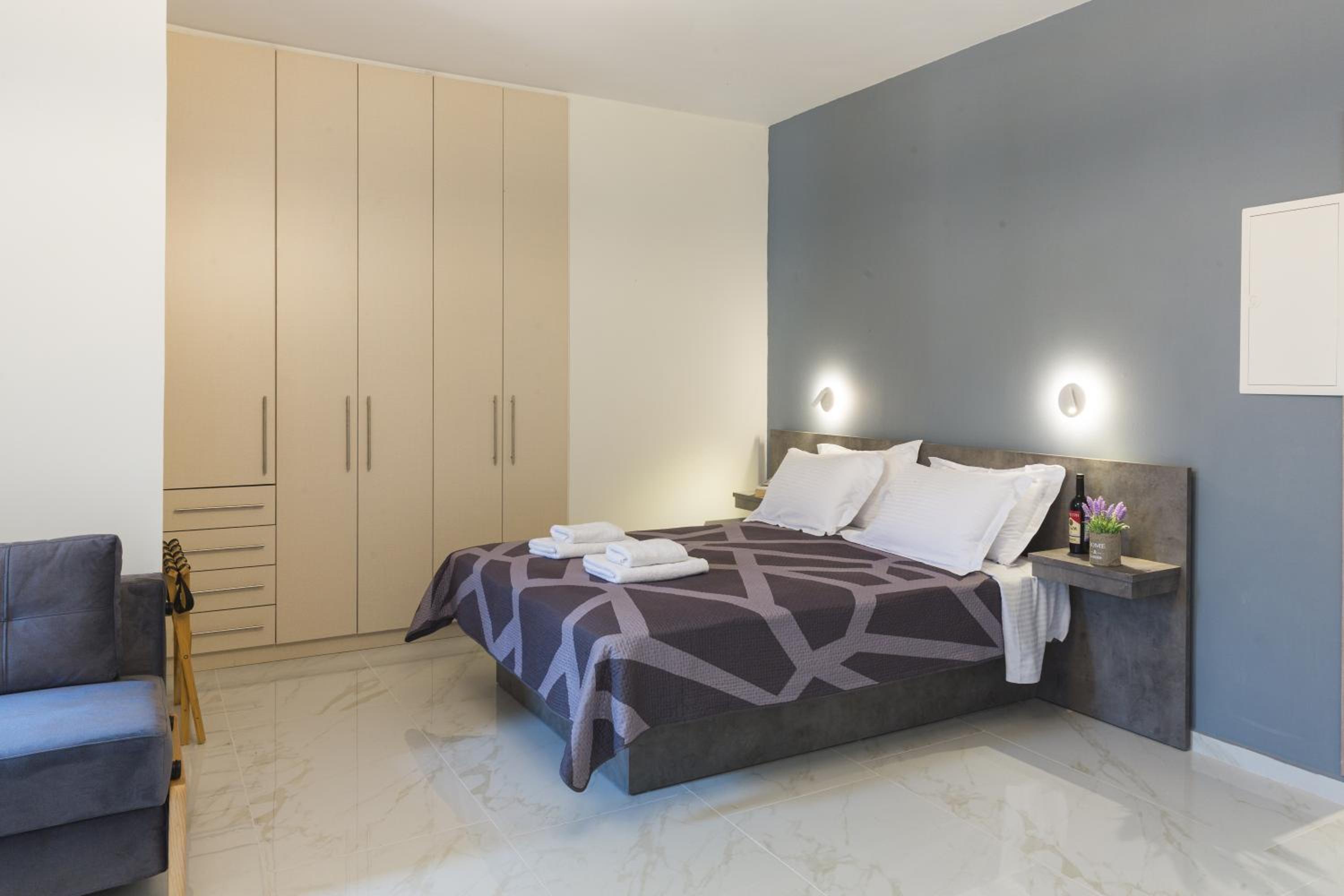 One-Bedroom Apartment with Garden