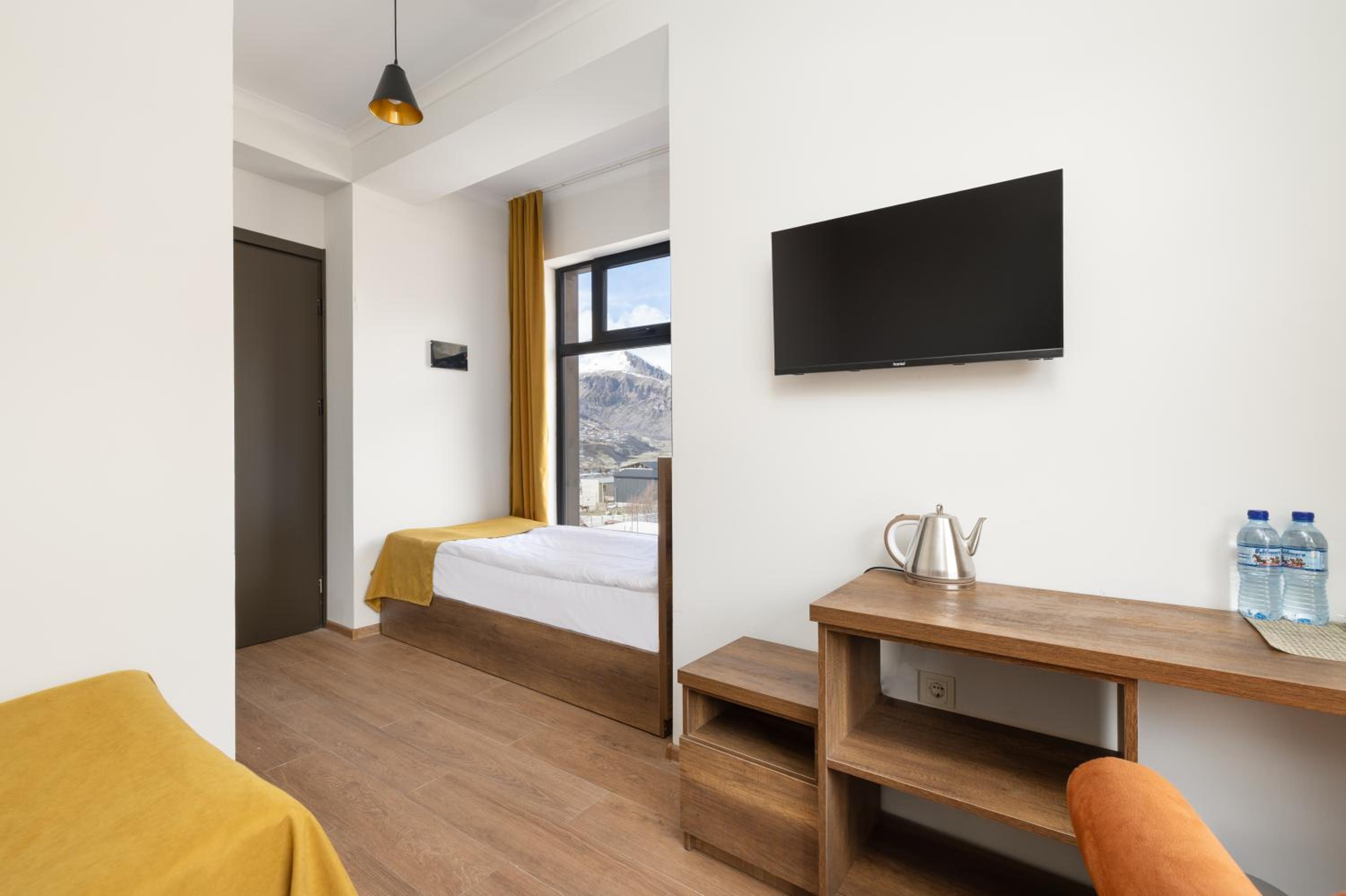 Twin Room with Mountain View