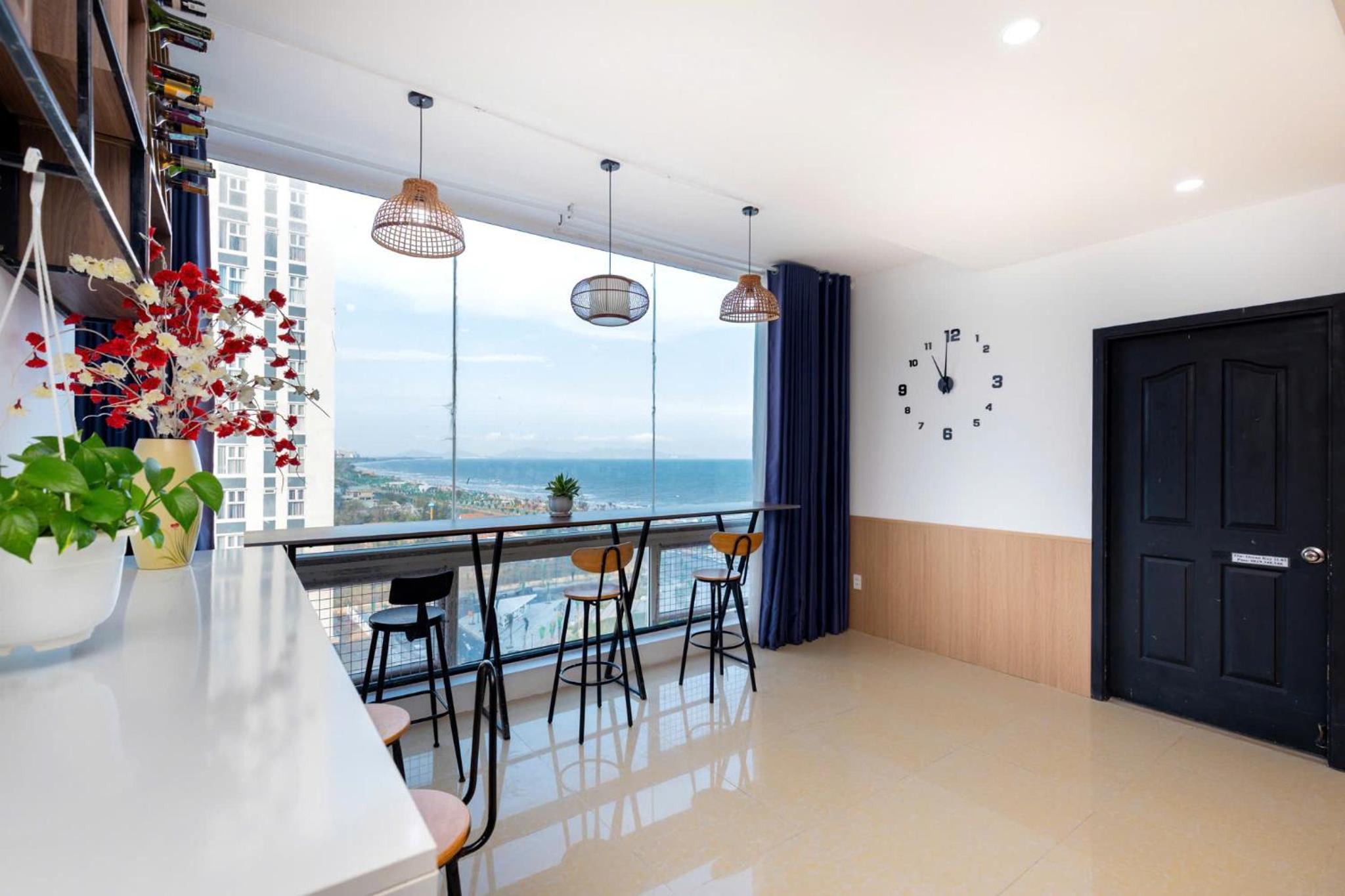 Three-Bedroom Apartment with Ocean View photo 2