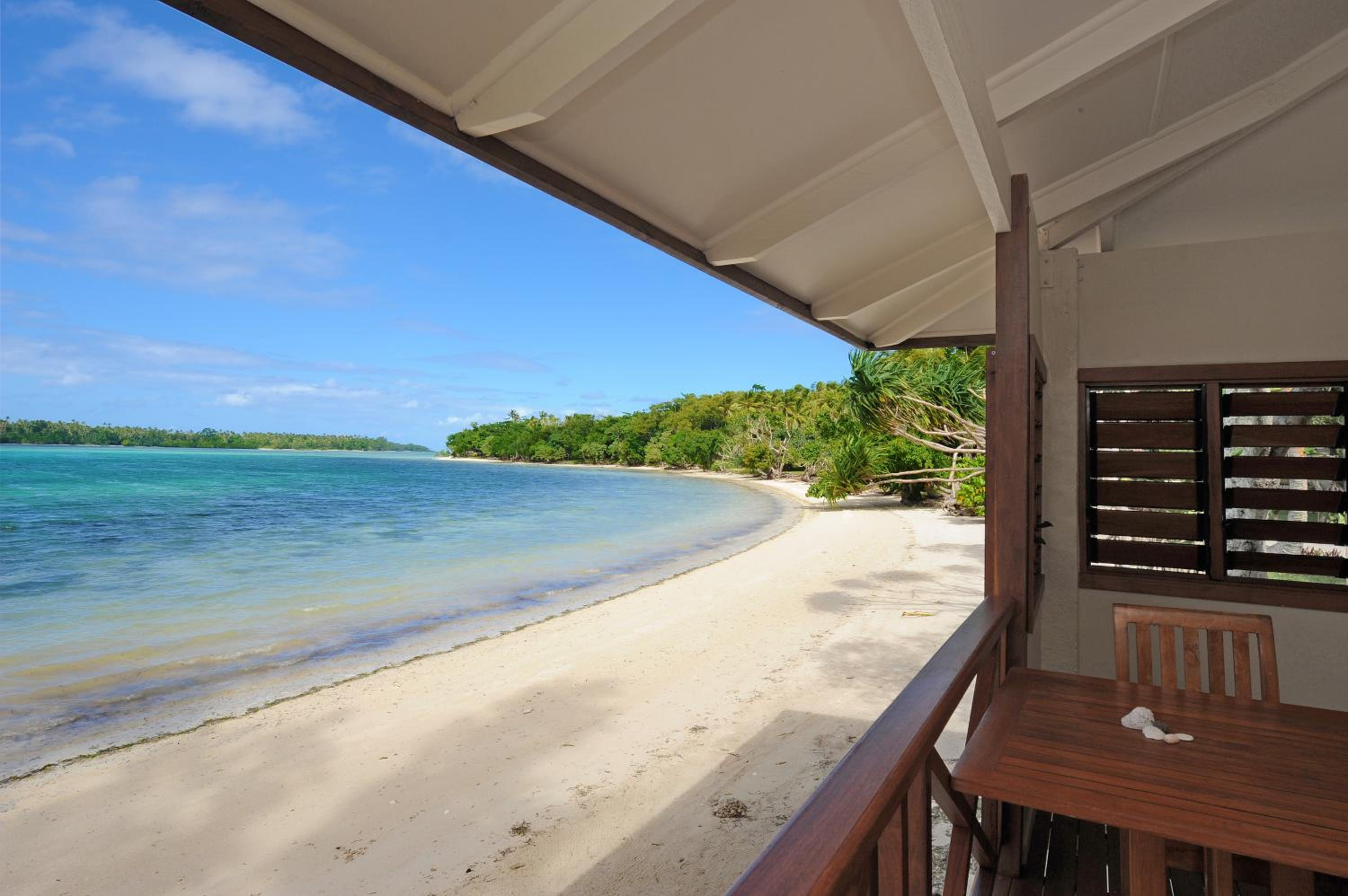 Beachfront Lagoon Villa photo 3