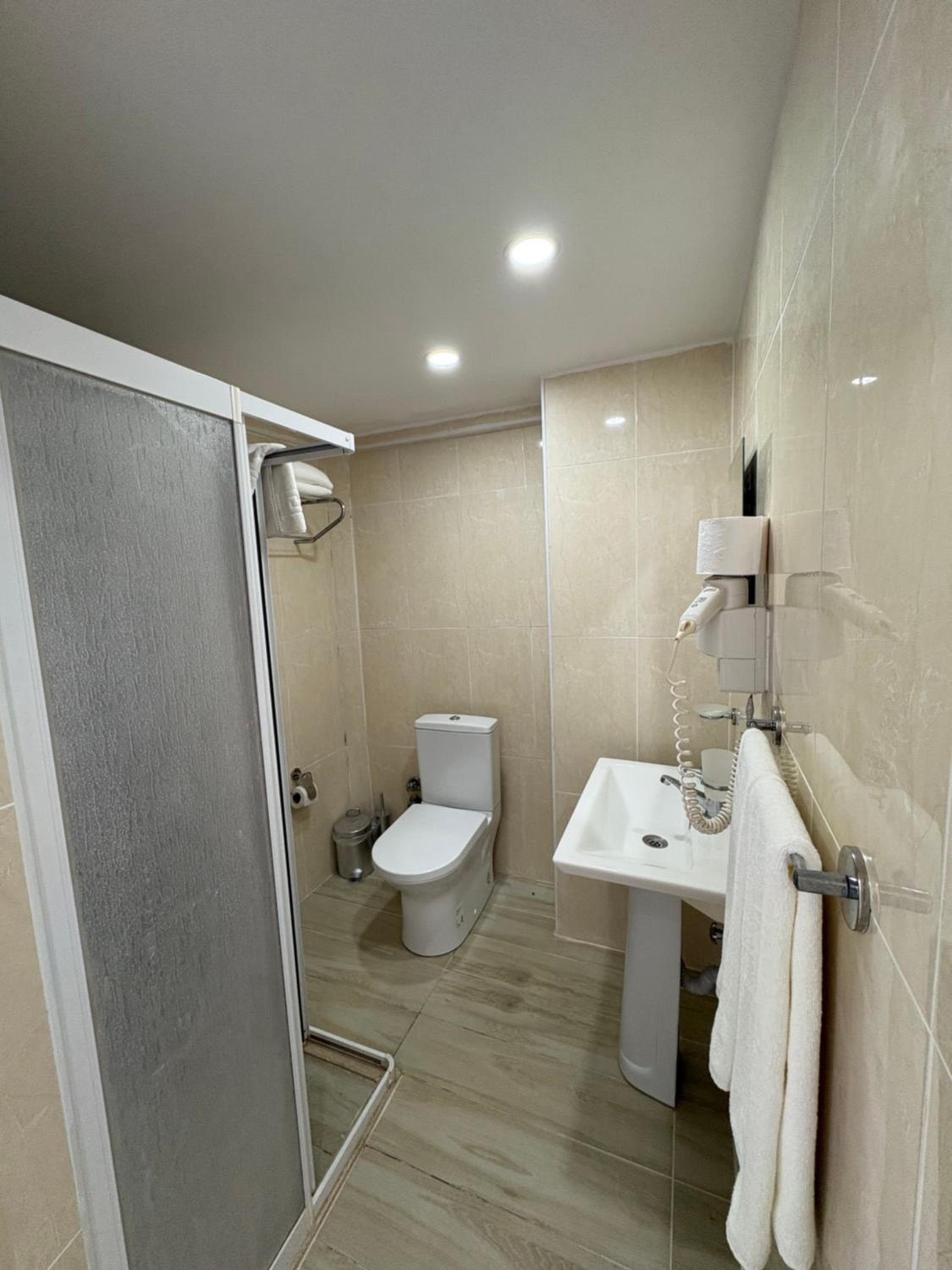 Economy Twin Room