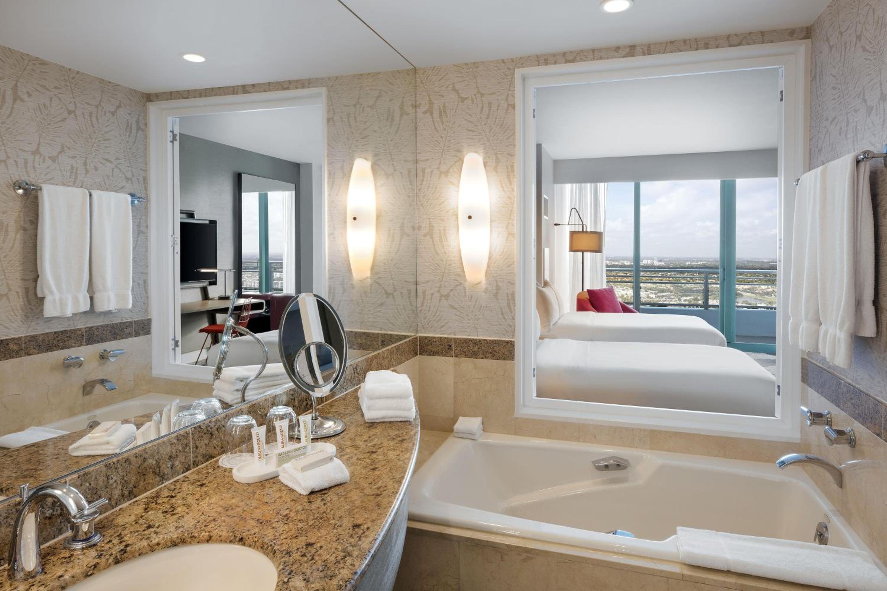 Double Room with Two Double Beds, Horizon Sunset View and Balcony - Photo 1
