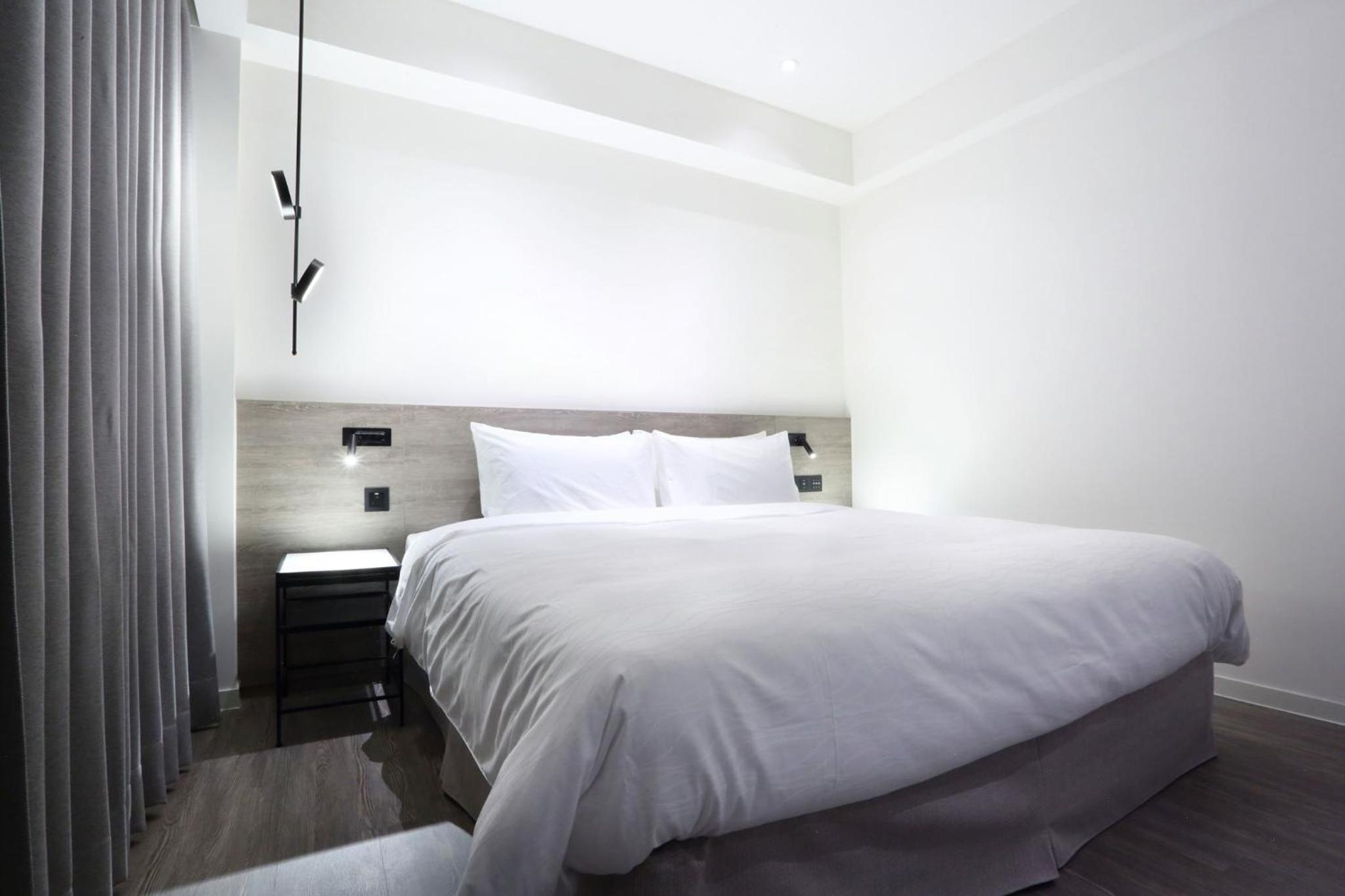 Deluxe Room - Photo 4