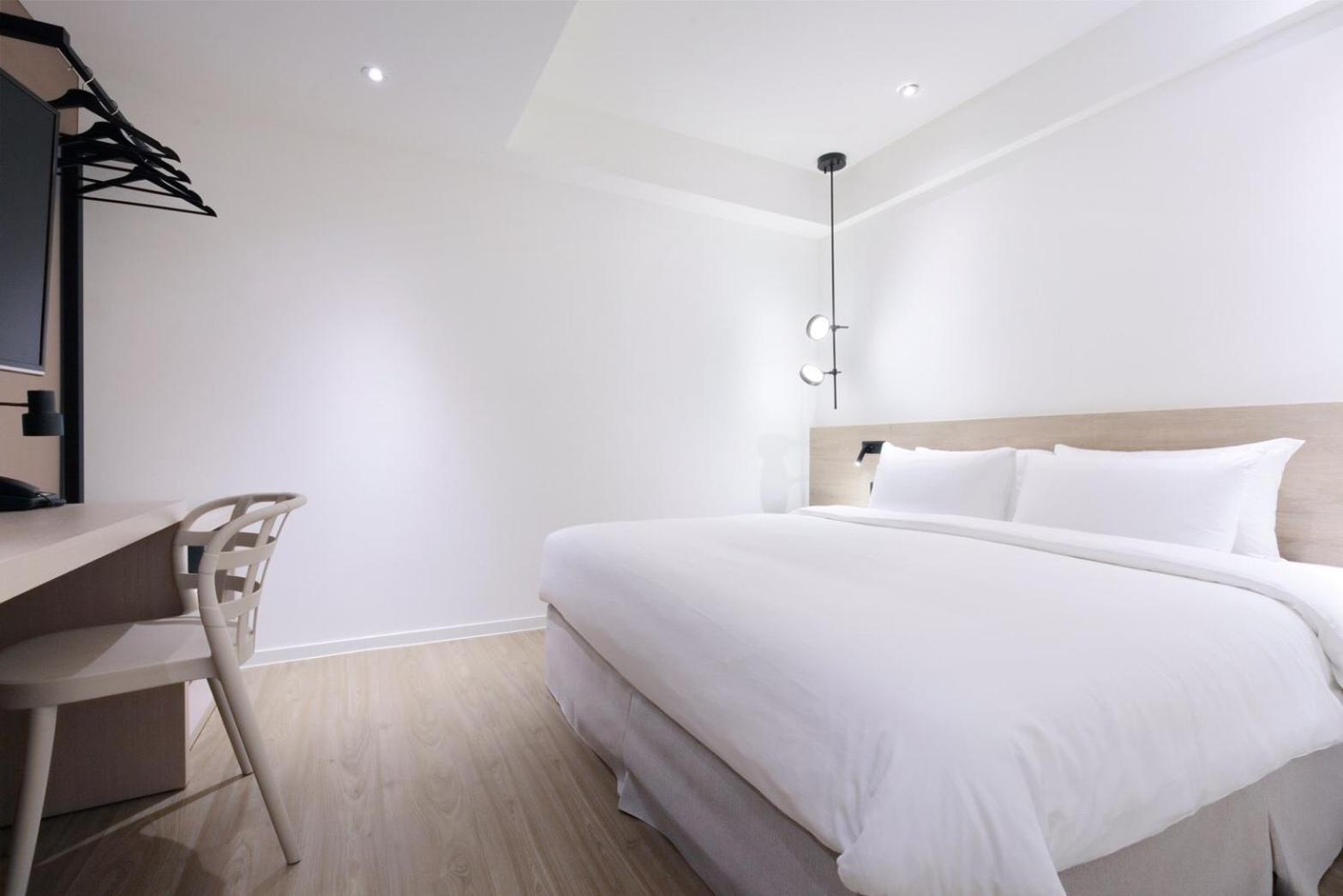 Standard Double Room (No Window) - Photo 1