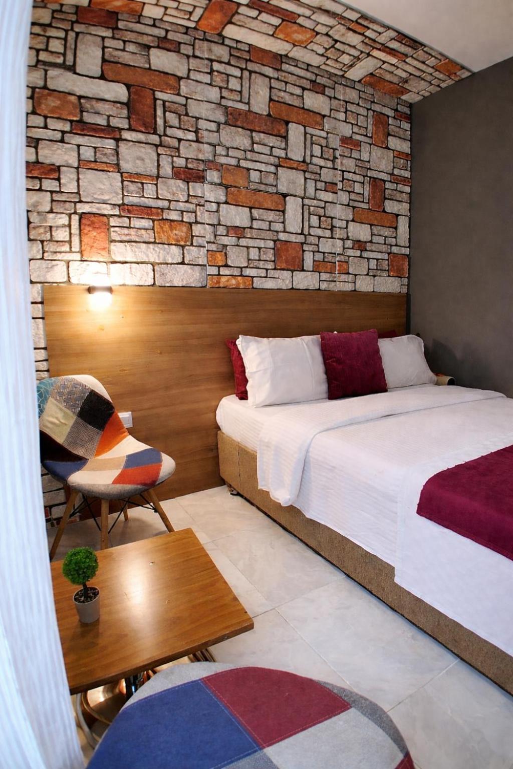 Budget Double Room photo 2