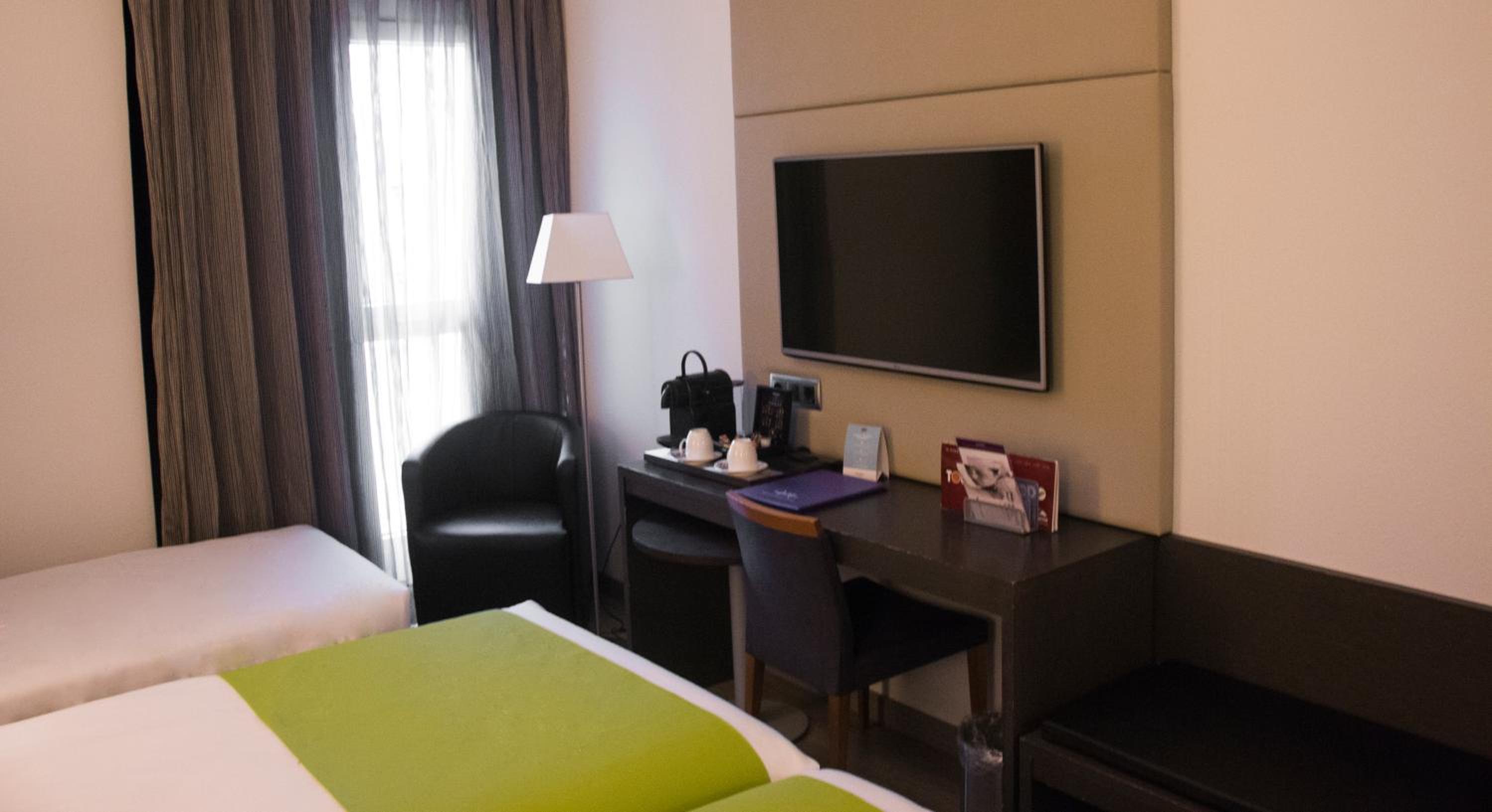 Superior Double or Twin Room - Photo 5