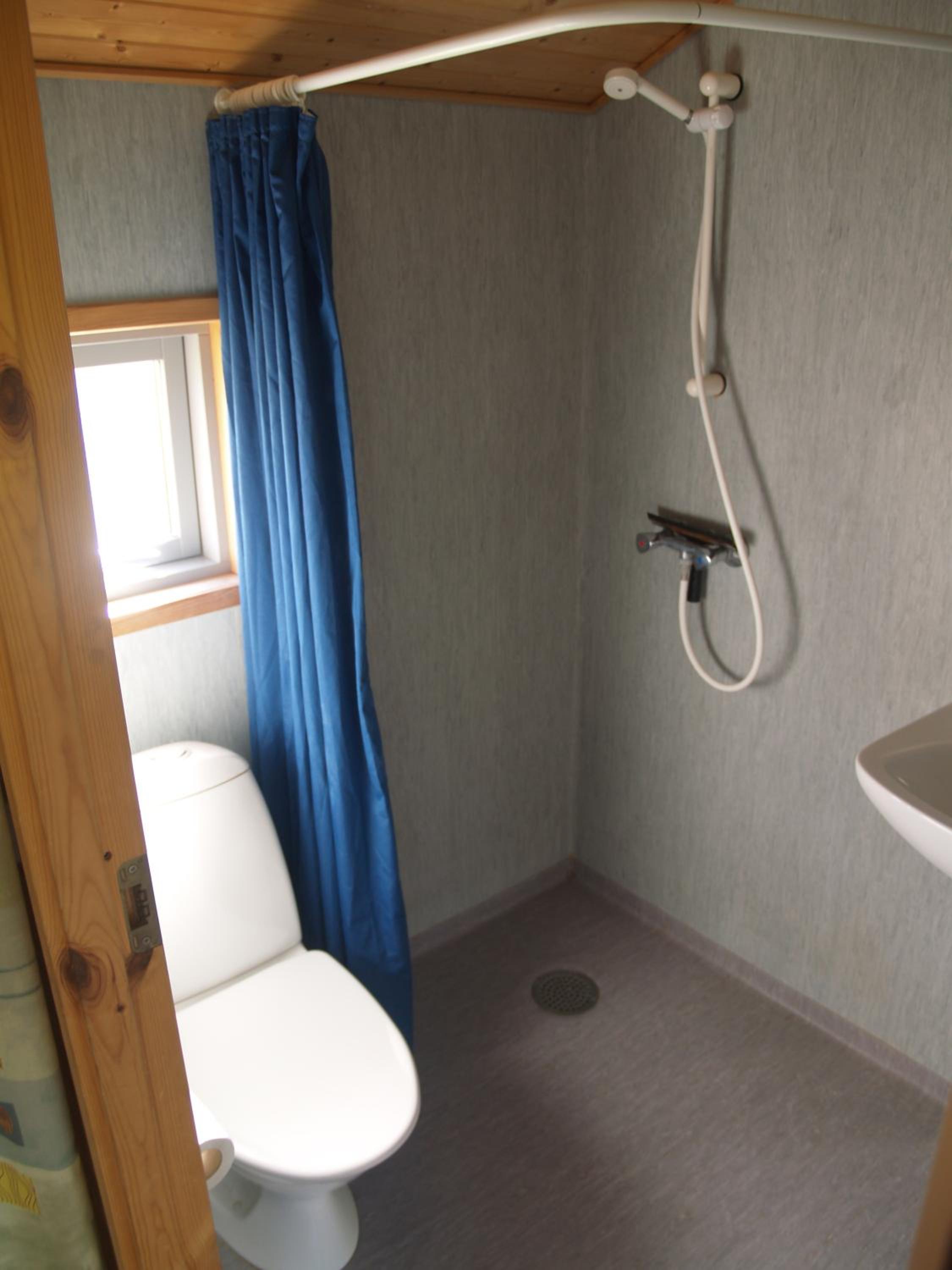 Two-Bedroom Cottage - Photo 4
