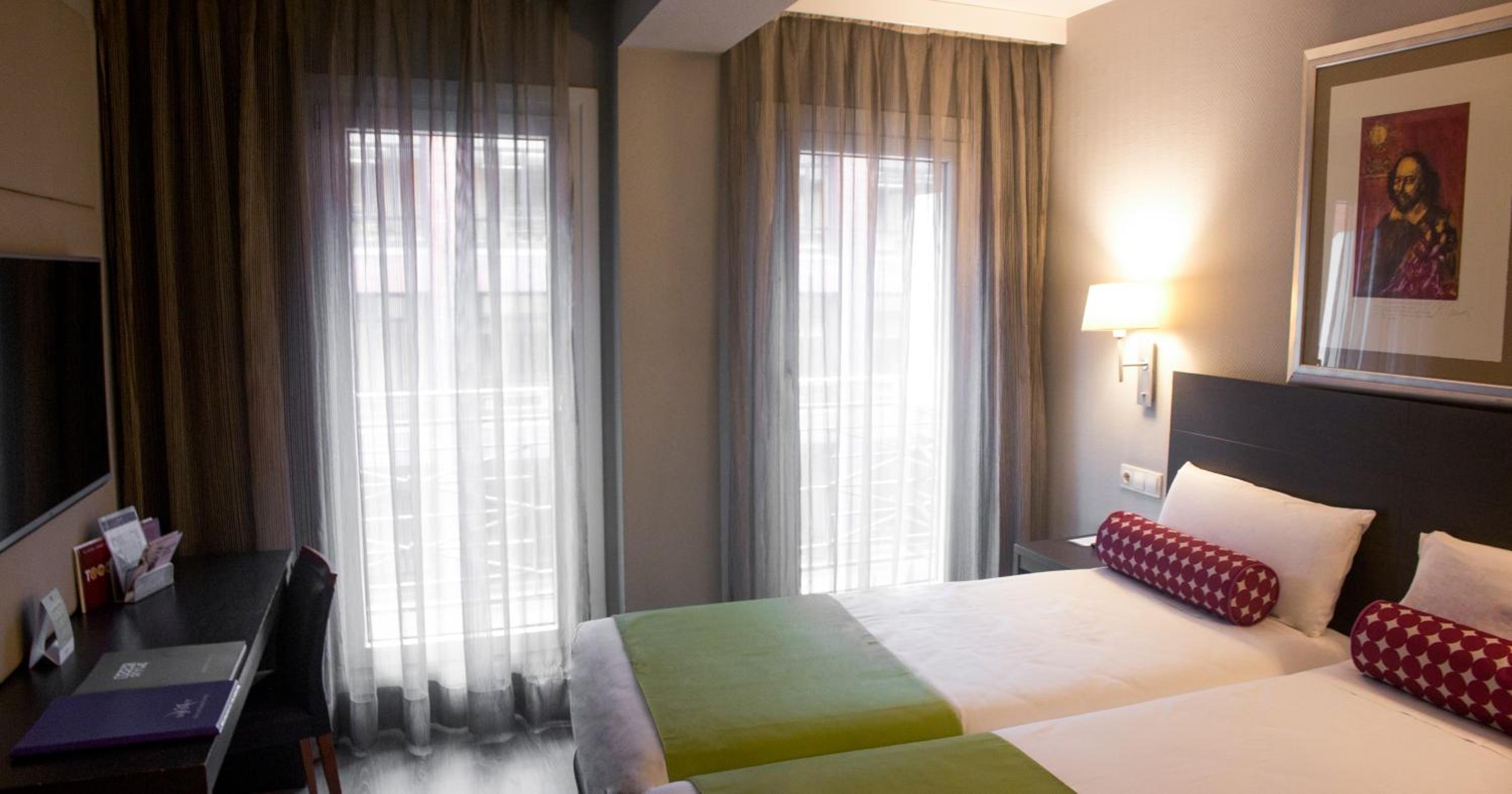 Standard Twin Room - Photo 5