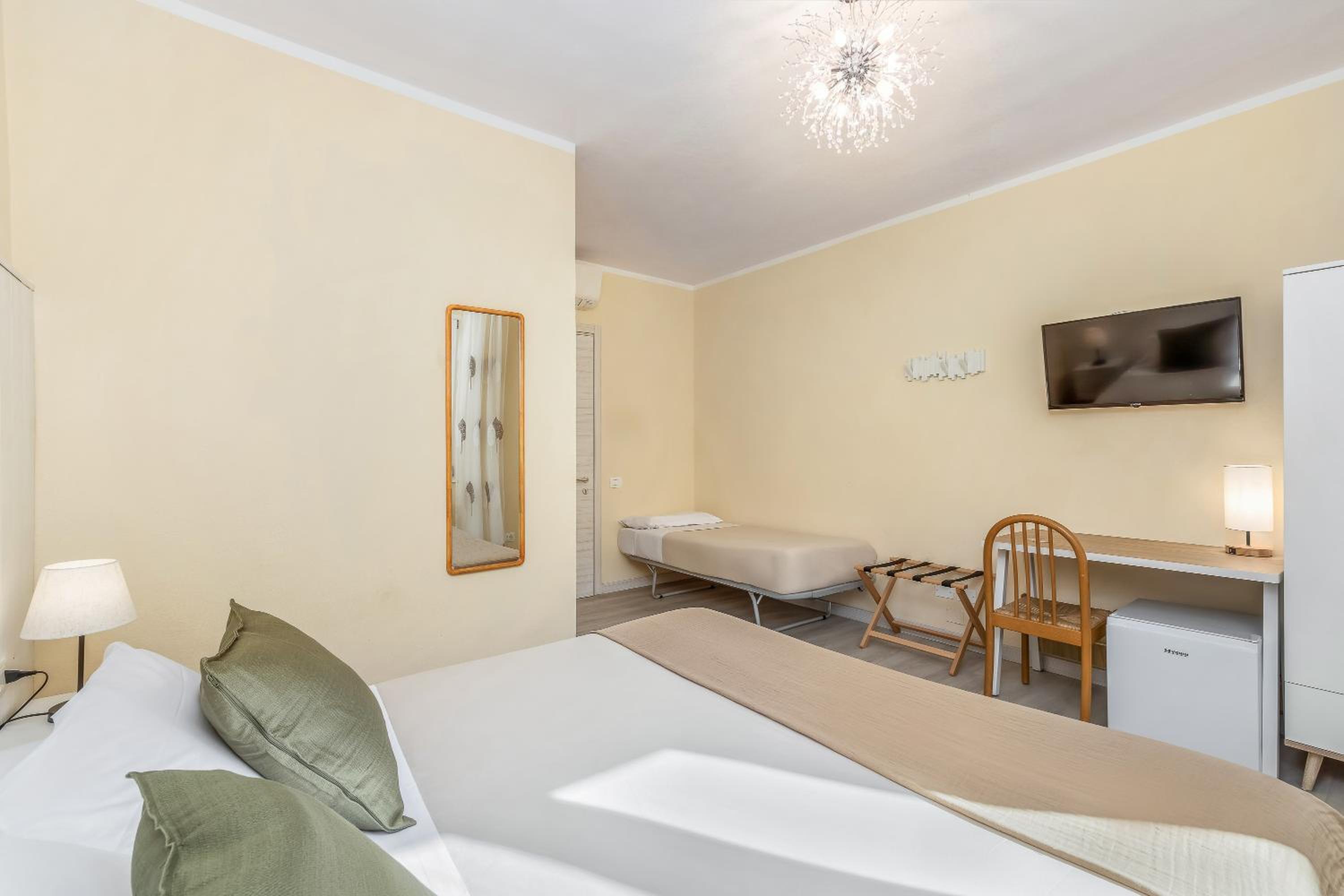 Deluxe Triple Room photo 1