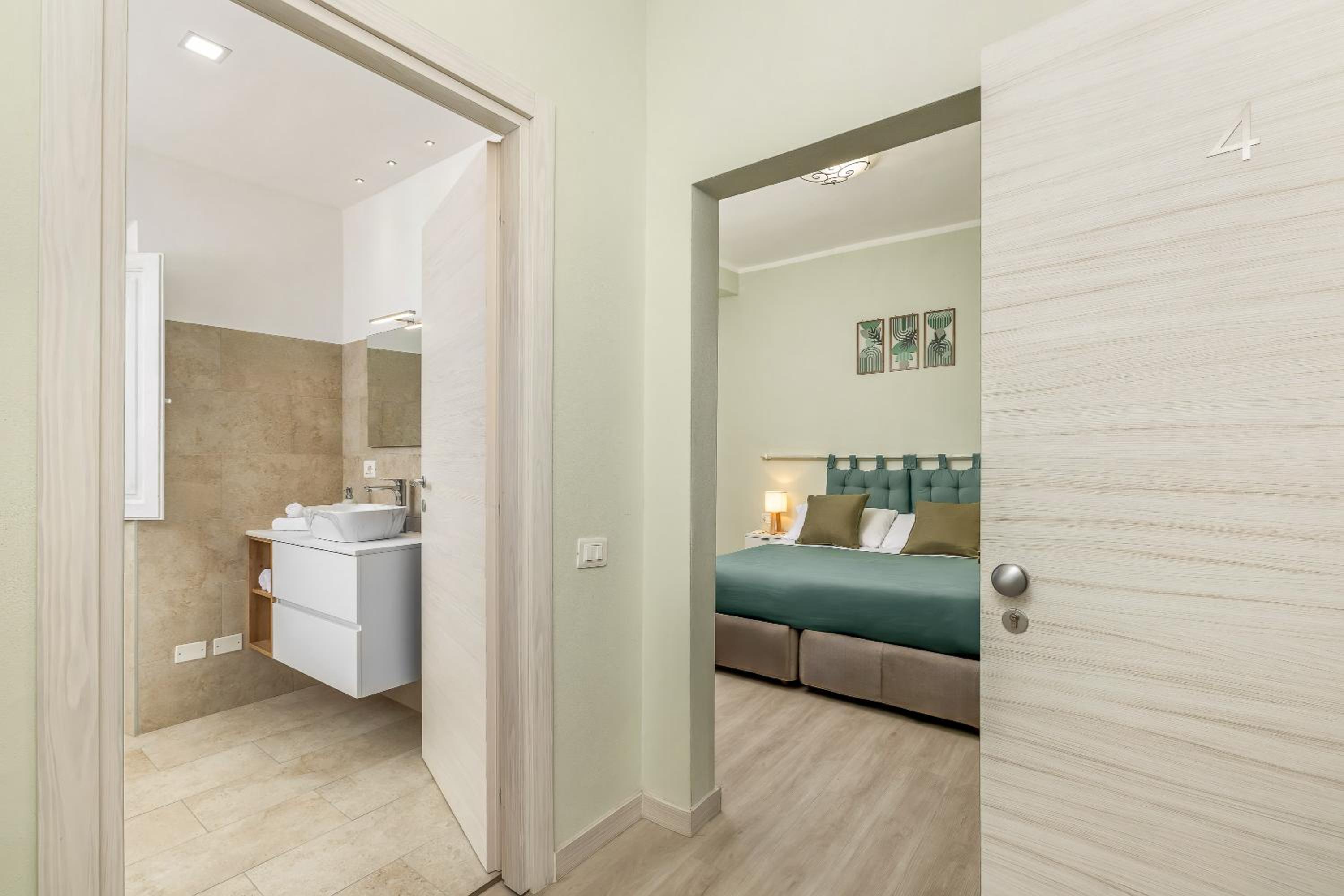 Deluxe Double or Twin Room photo 3