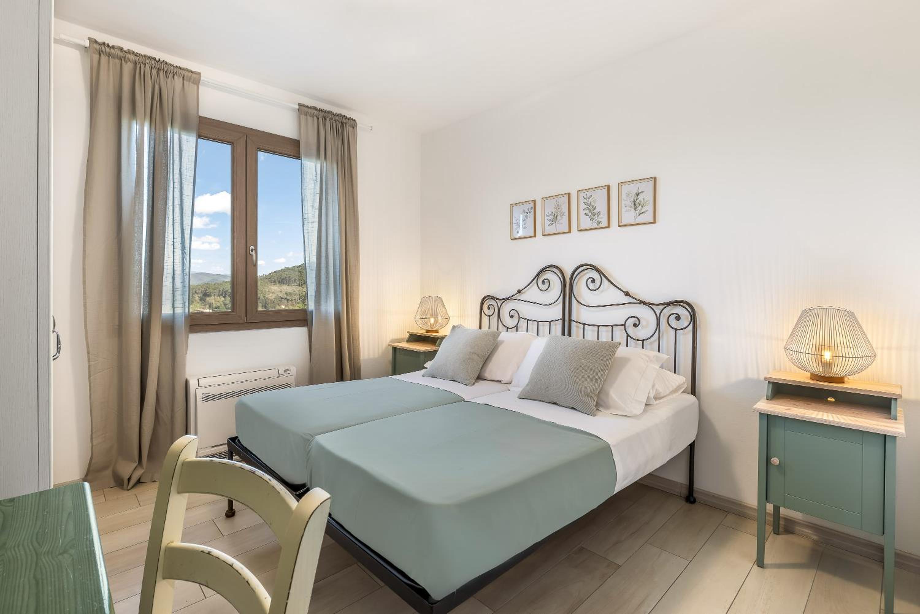 Two-Bedroom Apartment with Terrace photo 2