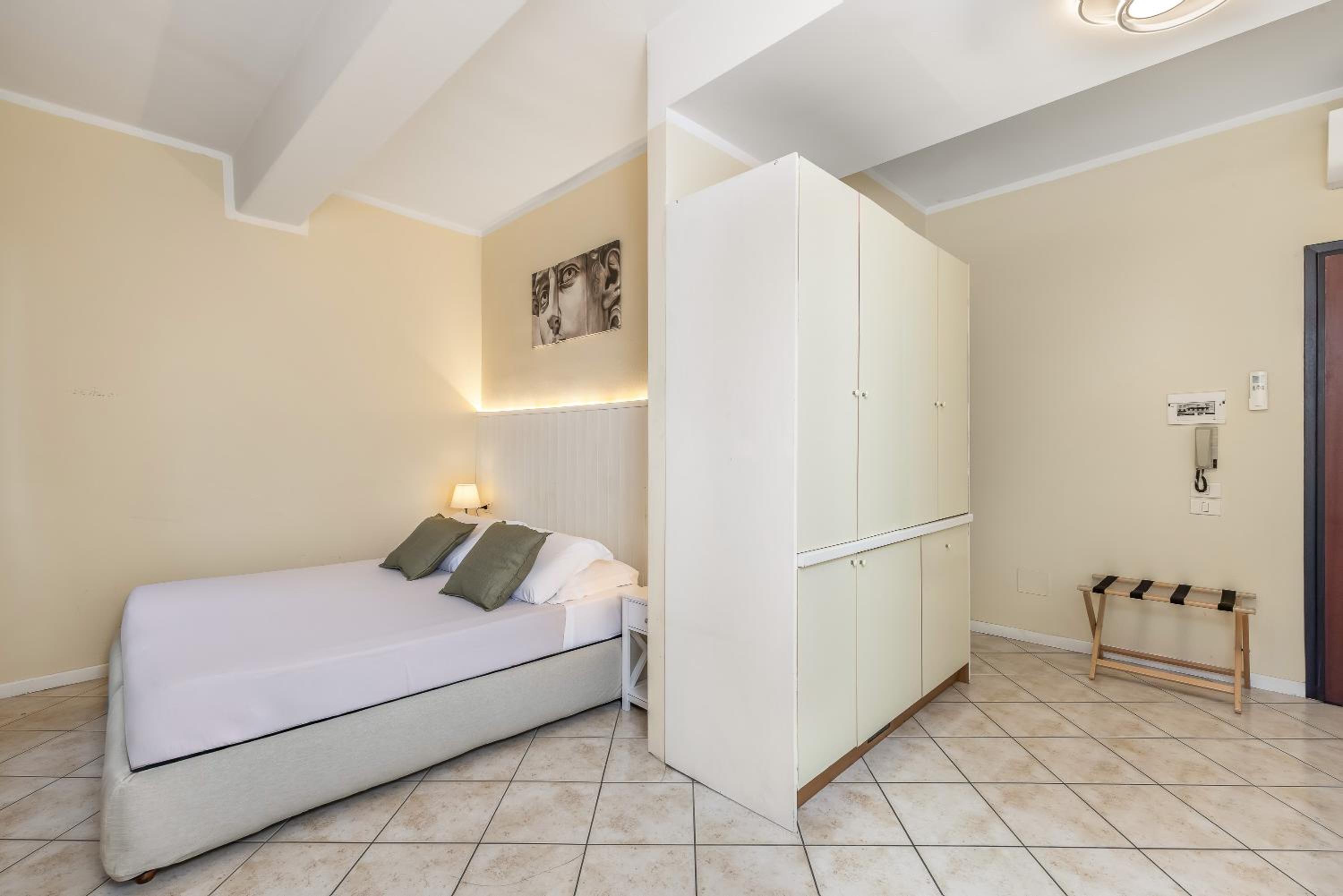 Economy Double or Twin Room photo 3