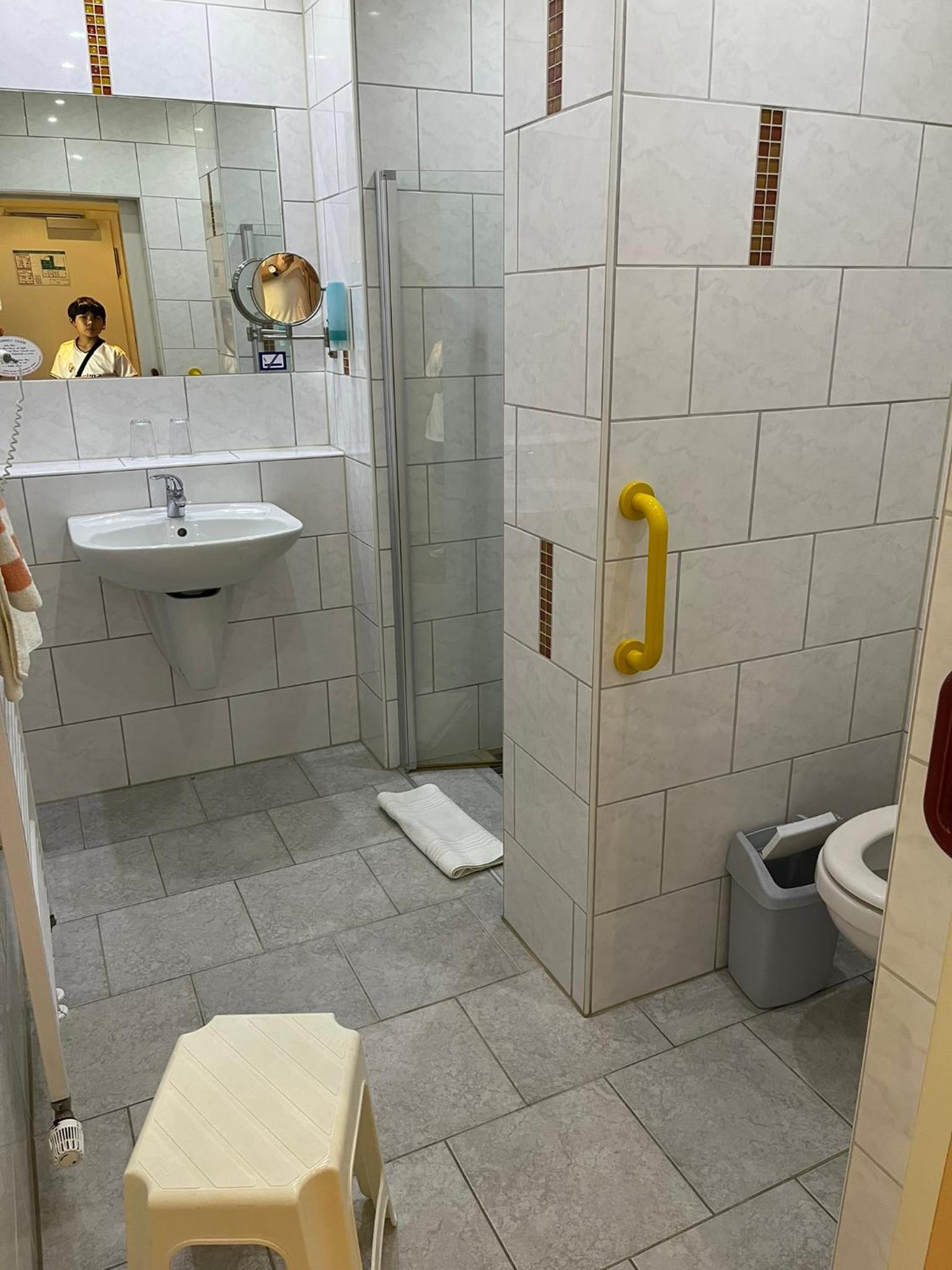 Deluxe Double Room with Shower