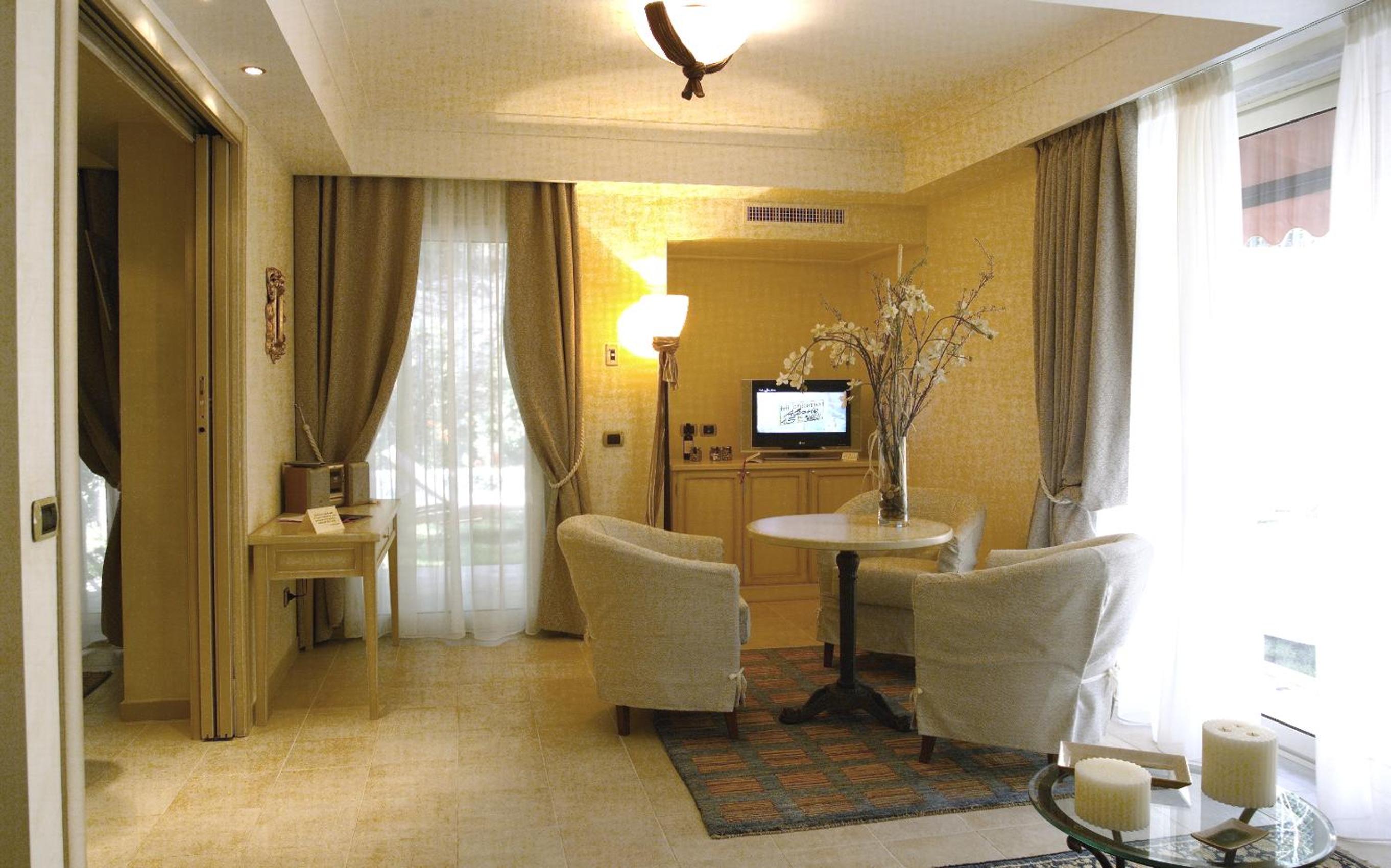Suite with Private Pool - Photo 6
