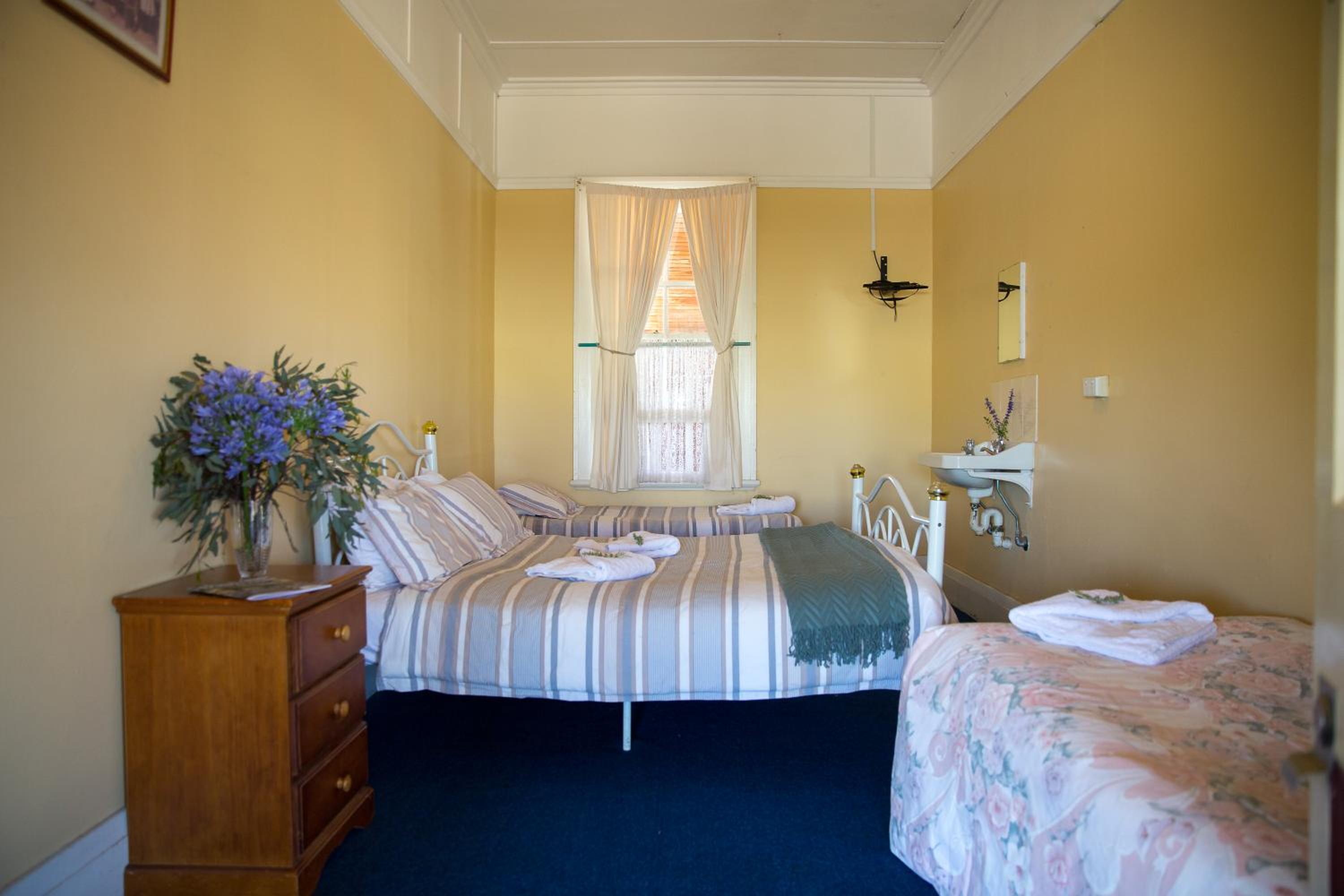 Double Room with 2 Single Beds photo 3