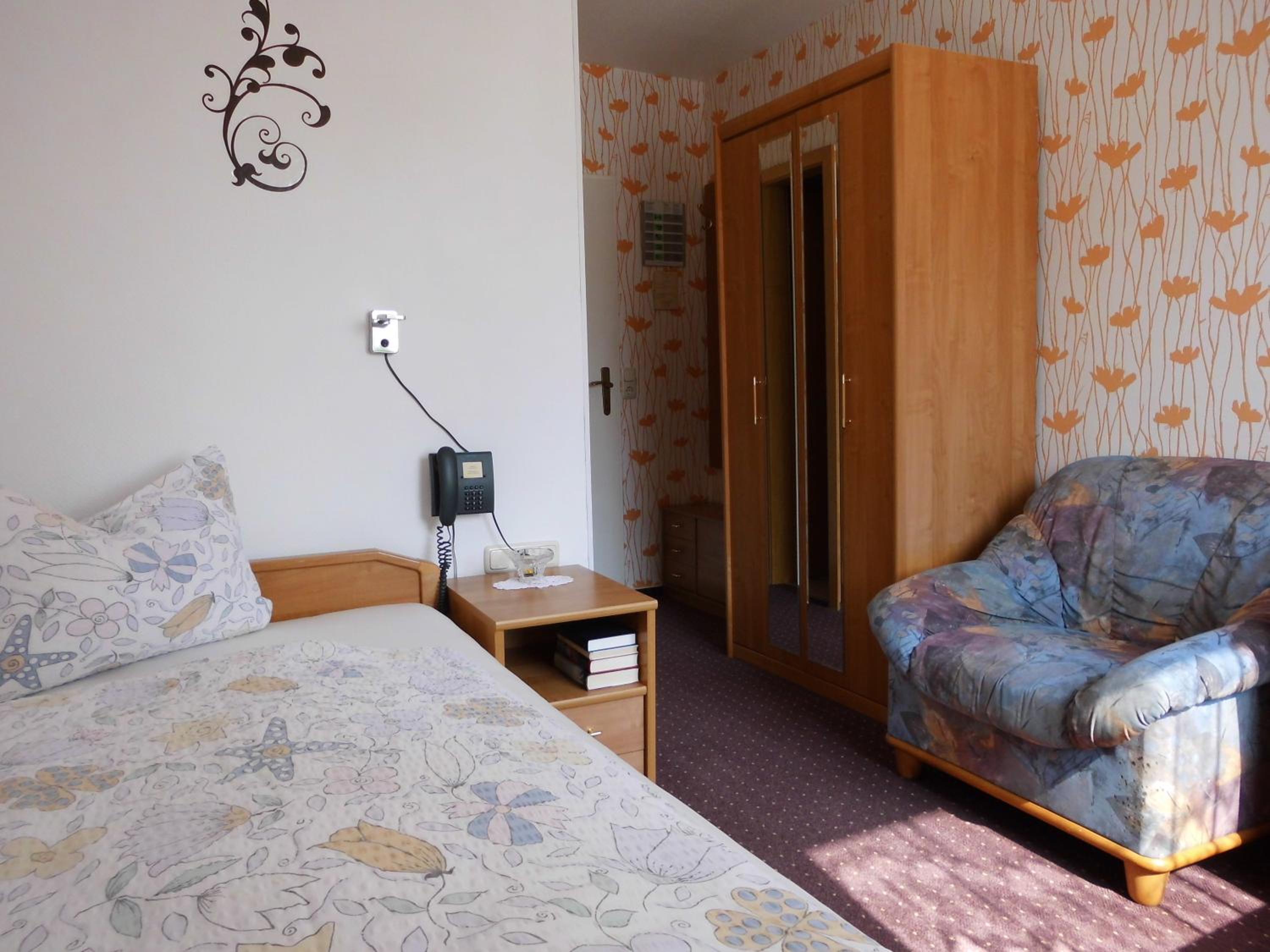 Single Room photo 3