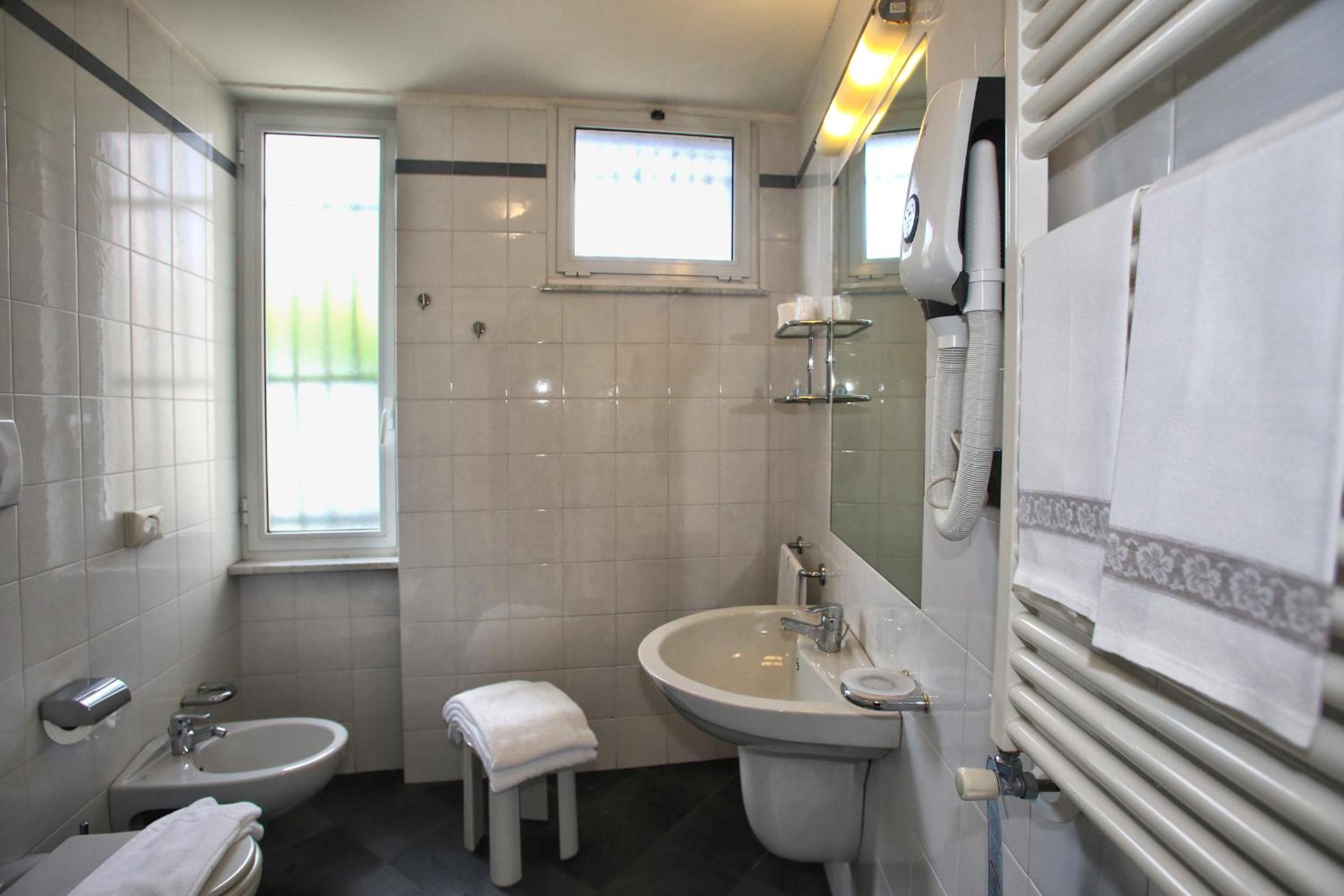 Double or Twin Room with Balcony and Sea View photo 1