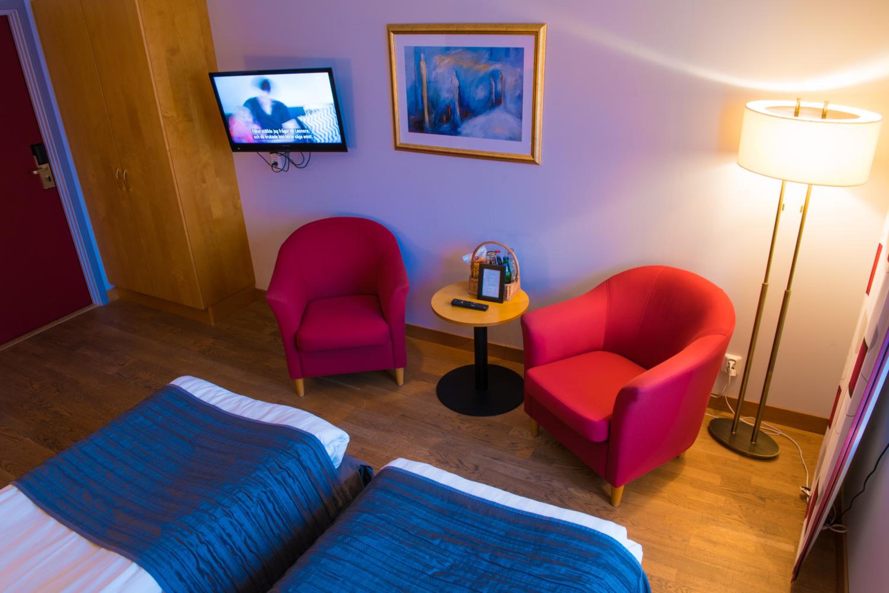 Double or Twin Room photo 3