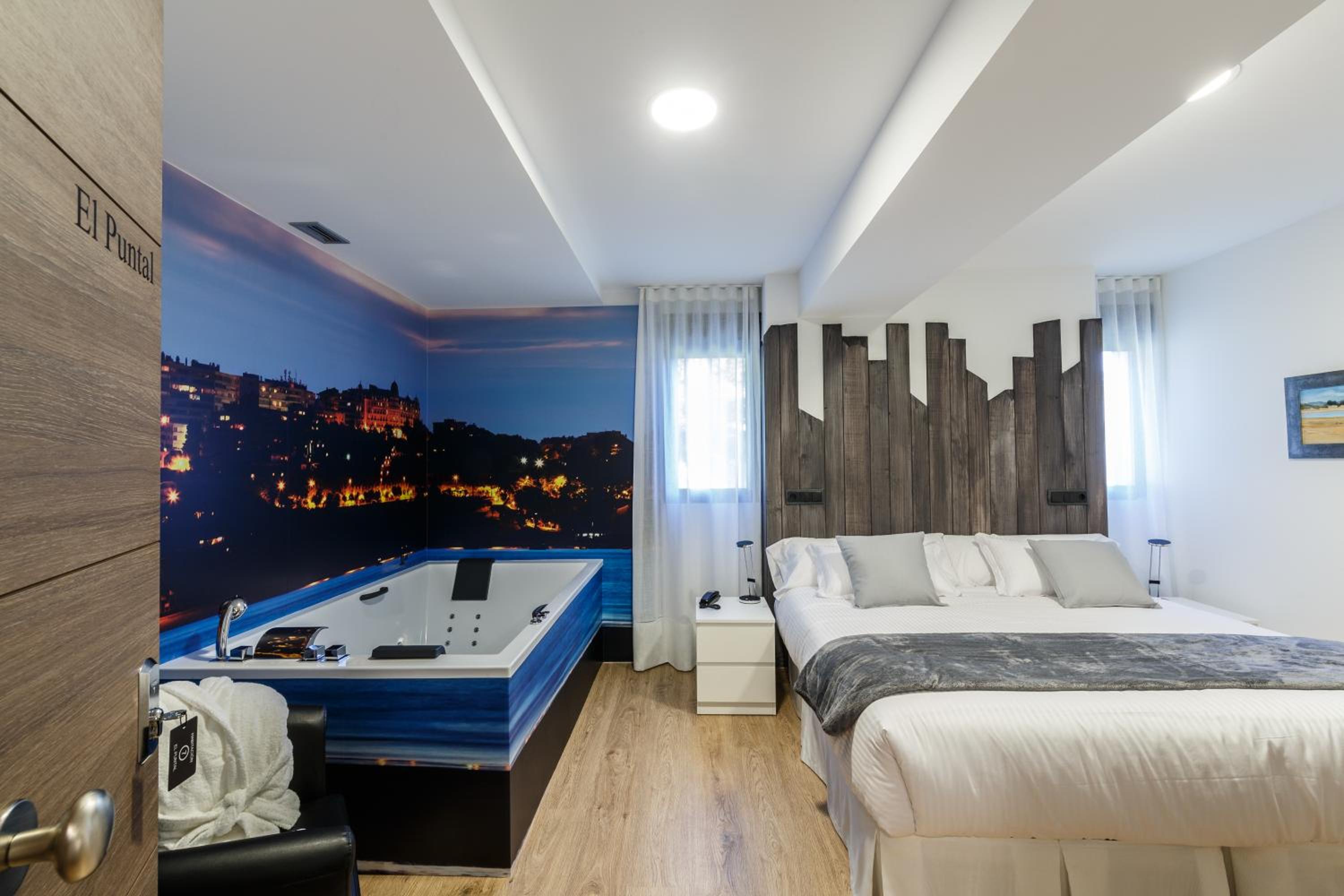 Habitación Deluxe Doble o con Dos Camas con Bañera de Hidromasaje
