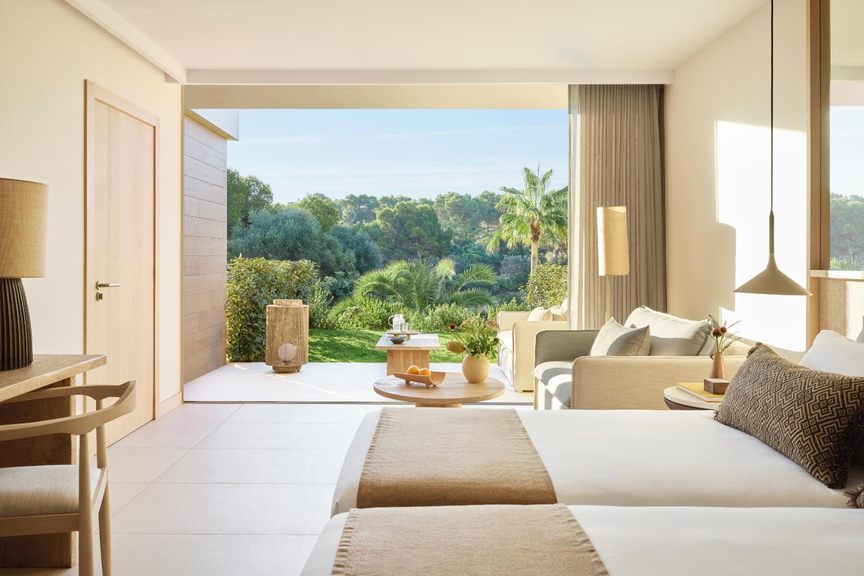 Family Room Private Garden