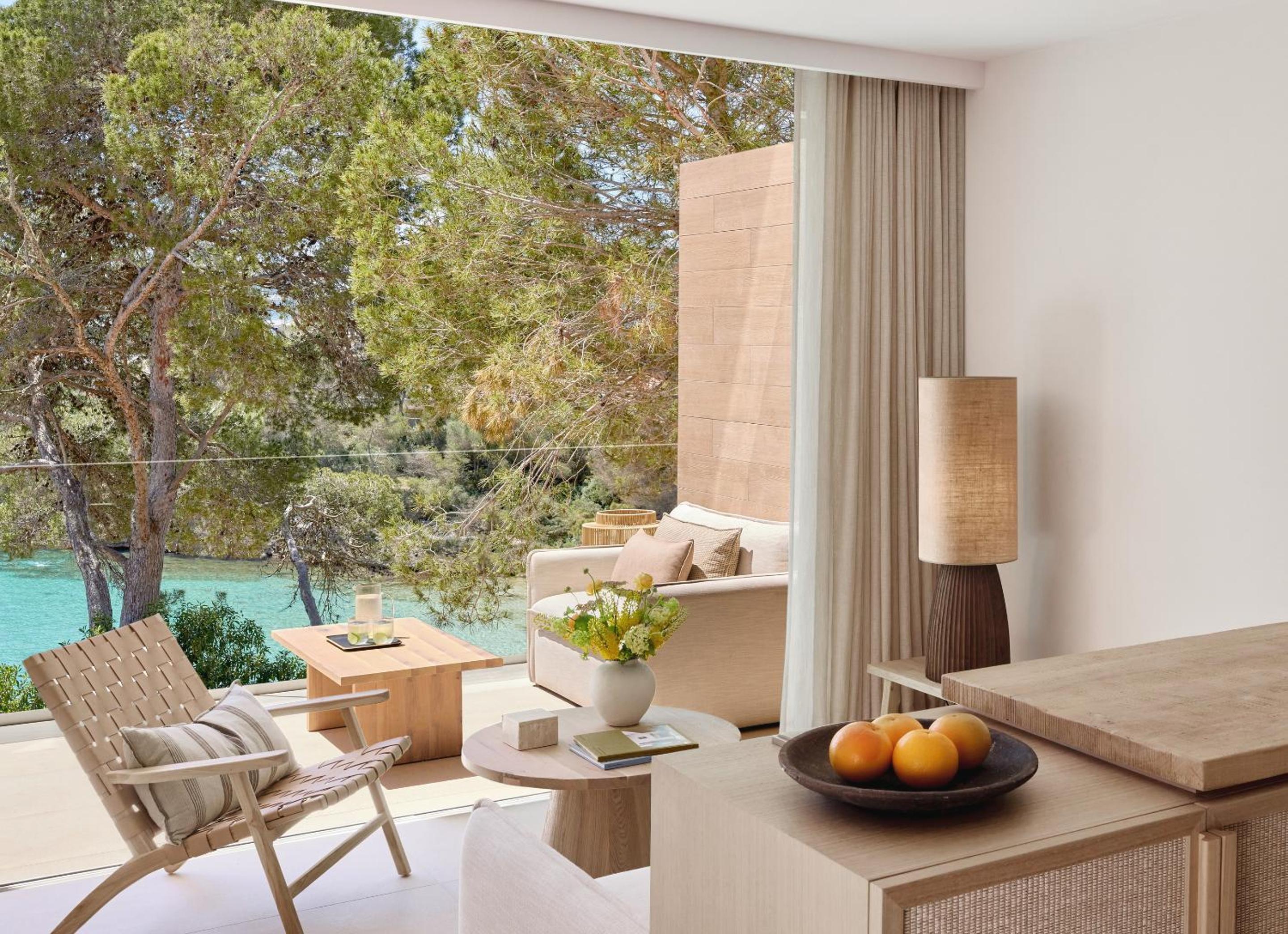 Deluxe Junior Suite Sea View photo 3