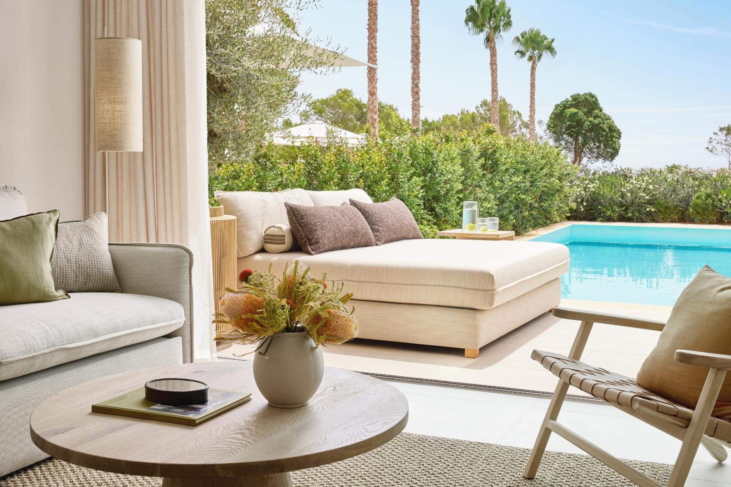 Deluxe One Bedroom Suite Private Pool Garden View