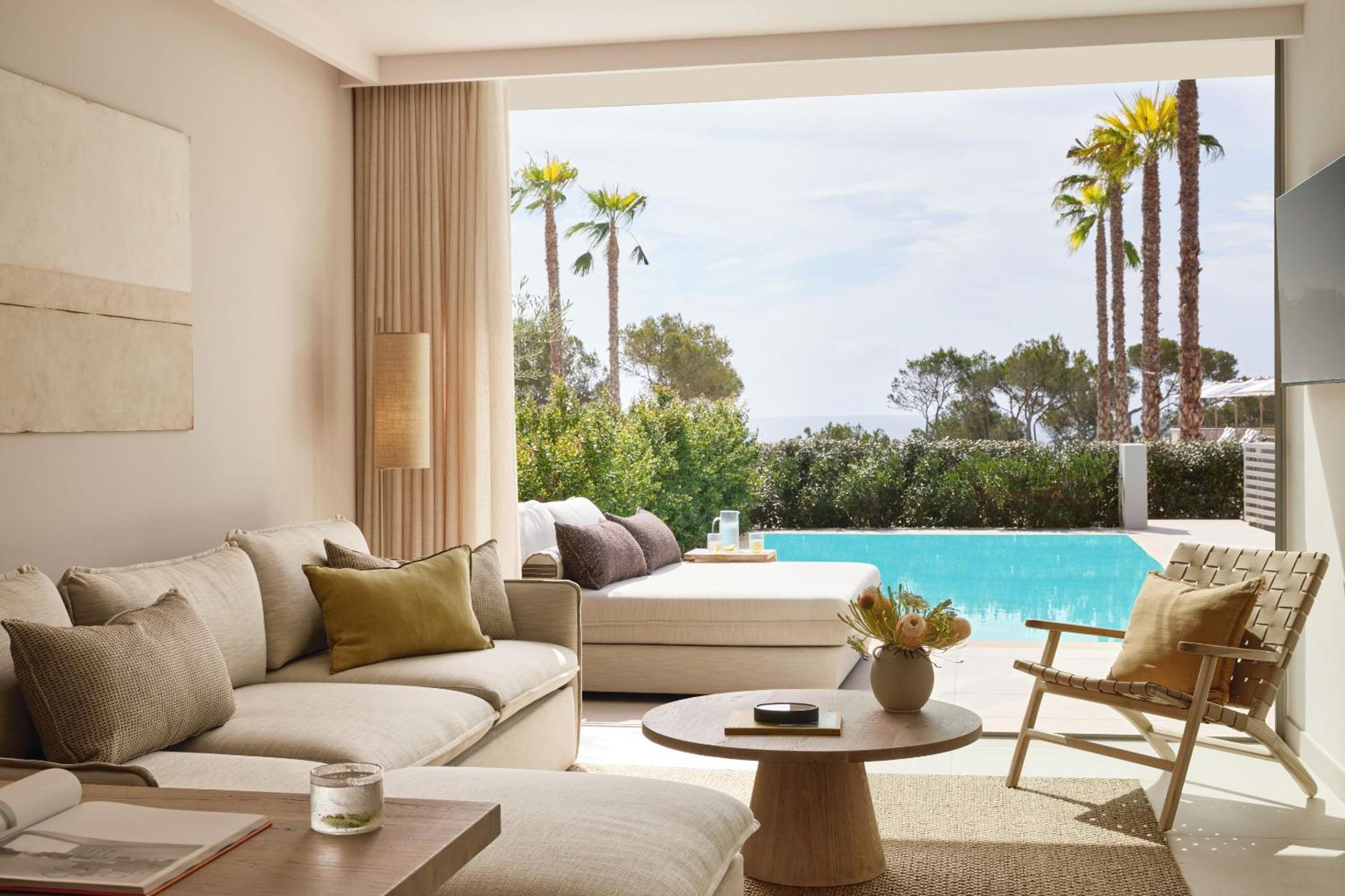 Deluxe One Bedroom Suite Private Pool Garden View