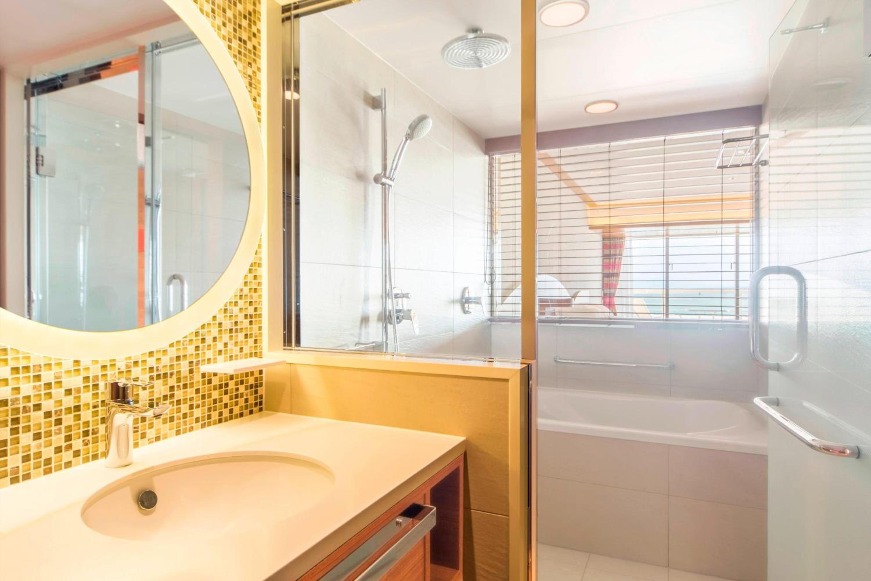 Deluxe Twin Room with Ocean View - Main Tower - Photo 5