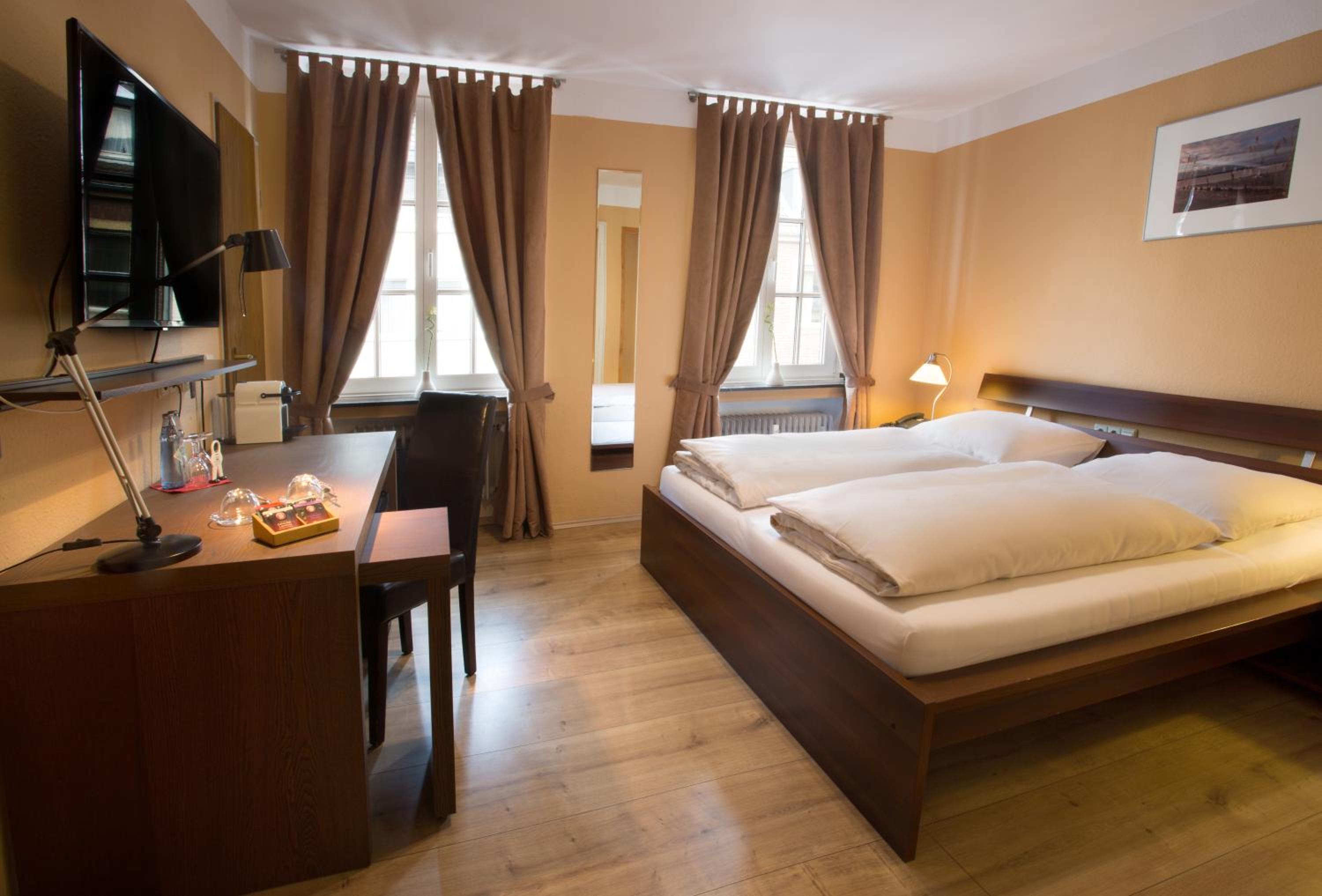 Double Room - Photo 2