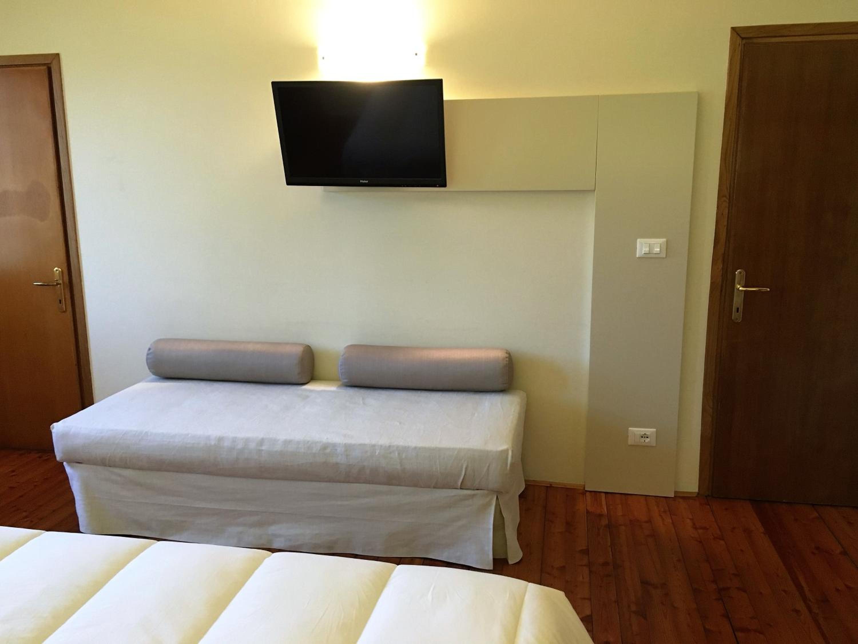 Double or Twin Room photo 2