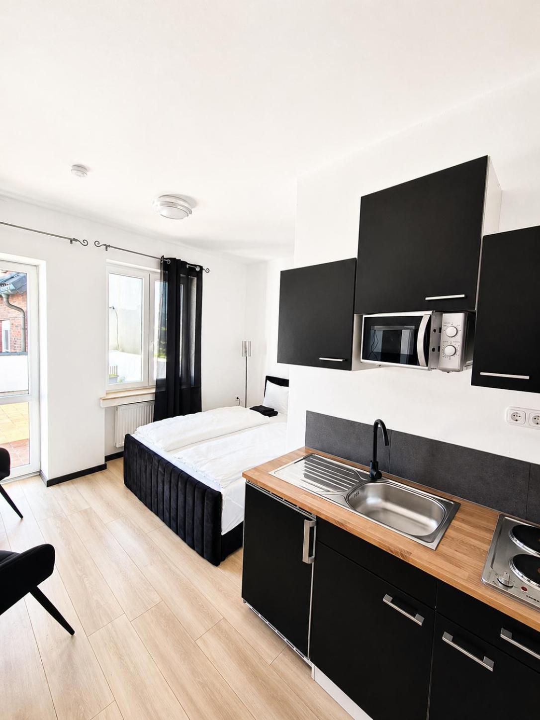 One-Bedroom Apartment with Balcony photo 3